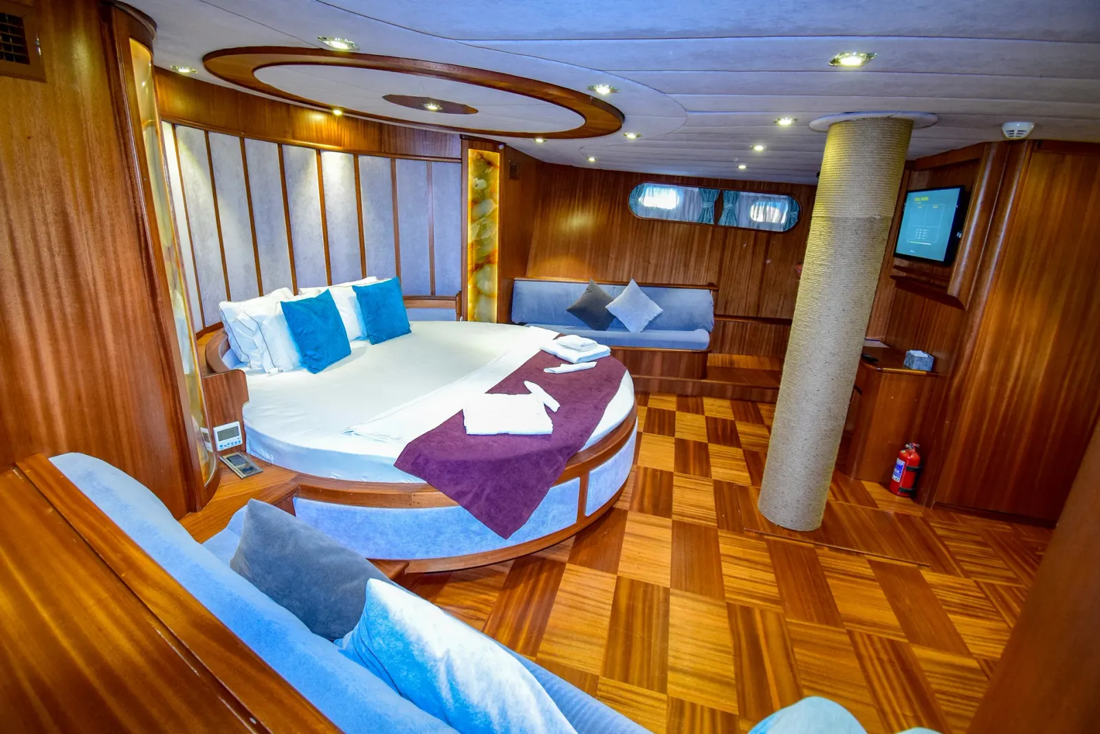 Ugur sailing in Marmaris