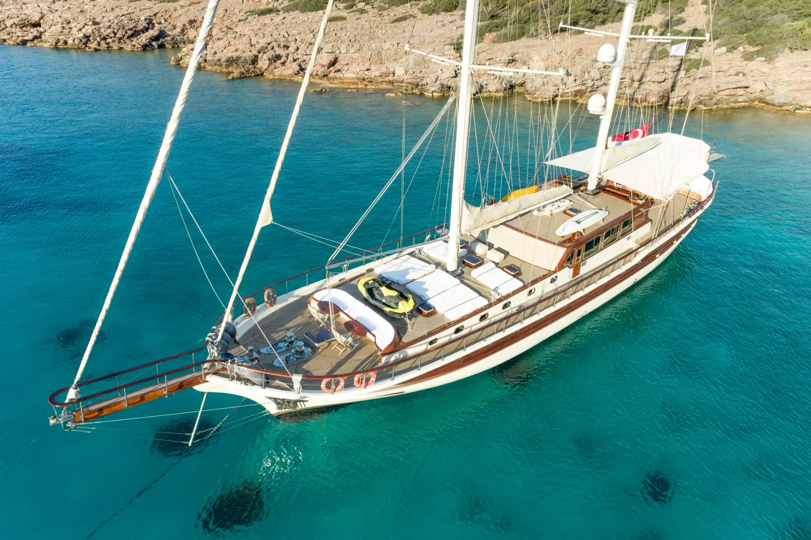 Estrella De Mar sailing in Bodrum