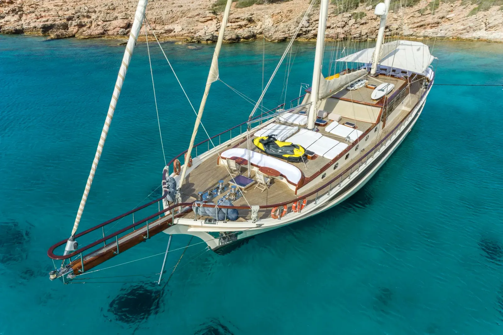 Estrella De Mar sailing in Bodrum