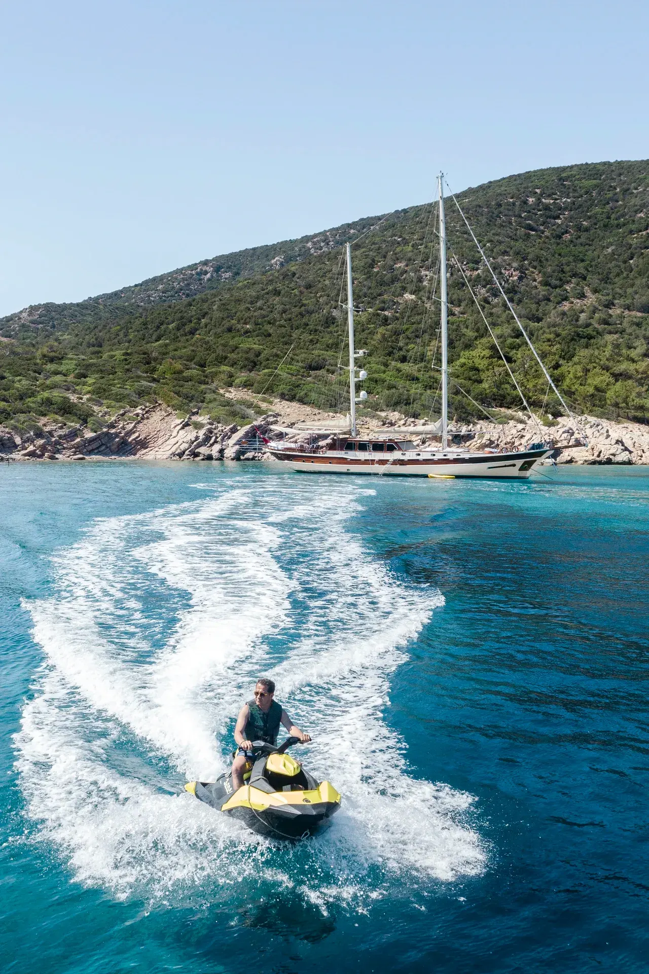 Estrella De Mar sailing in Bodrum
