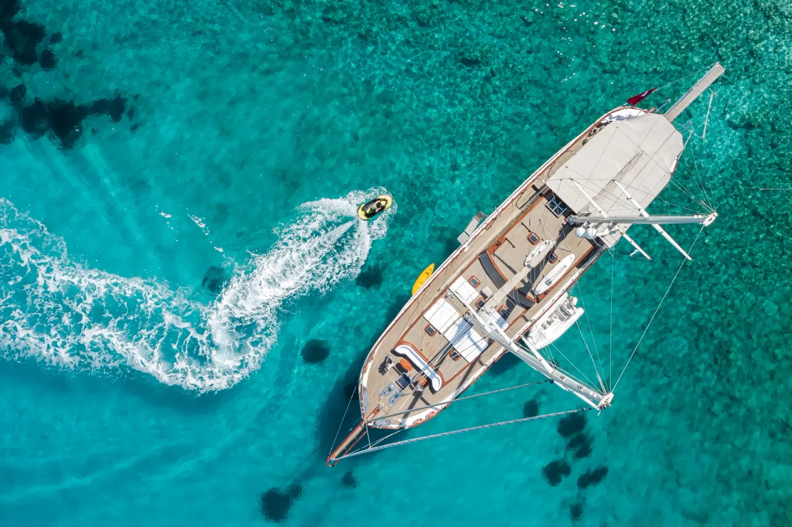 Estrella De Mar sailing in Bodrum