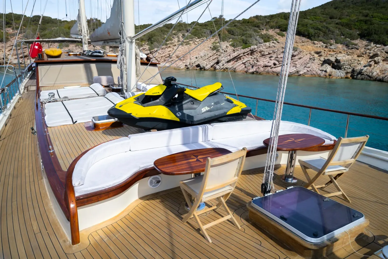 Estrella De Mar sailing in Bodrum