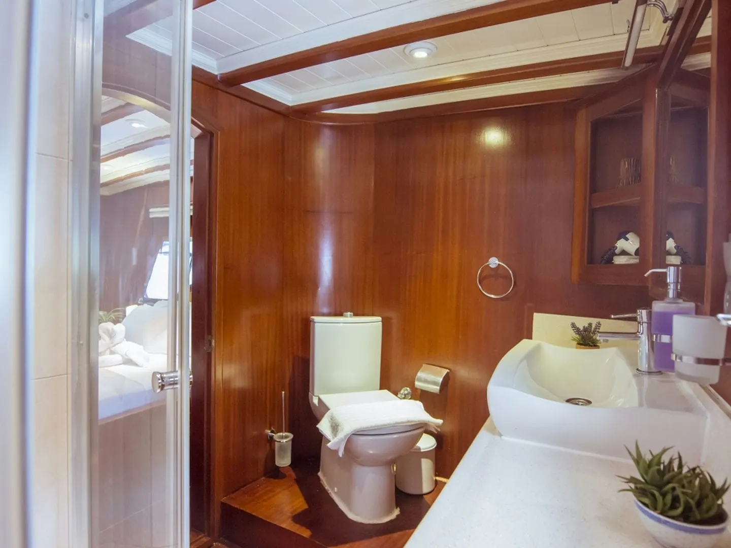 Yucebey sailing in Marmaris
