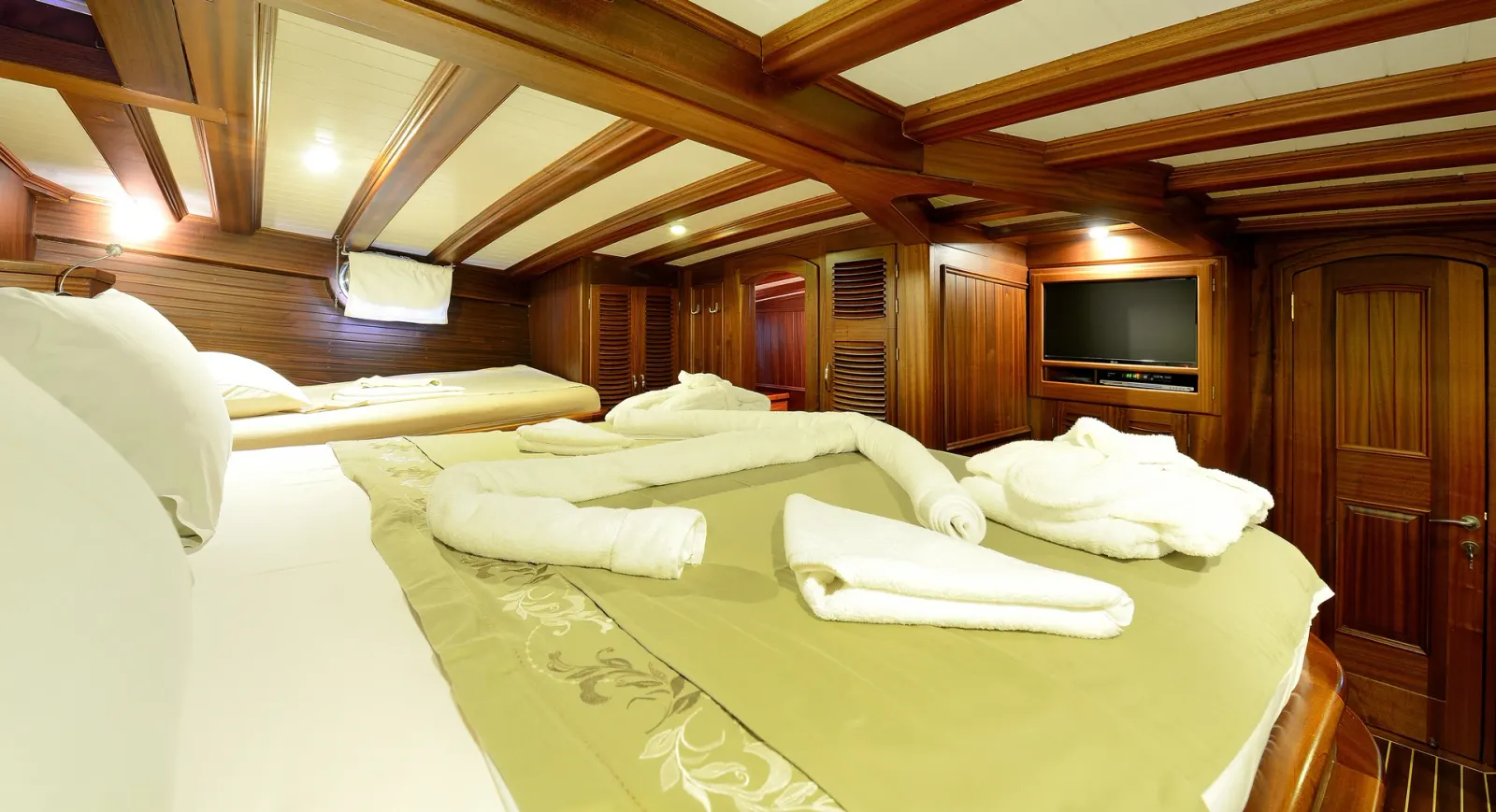 Zephyria II sailing in Bodrum