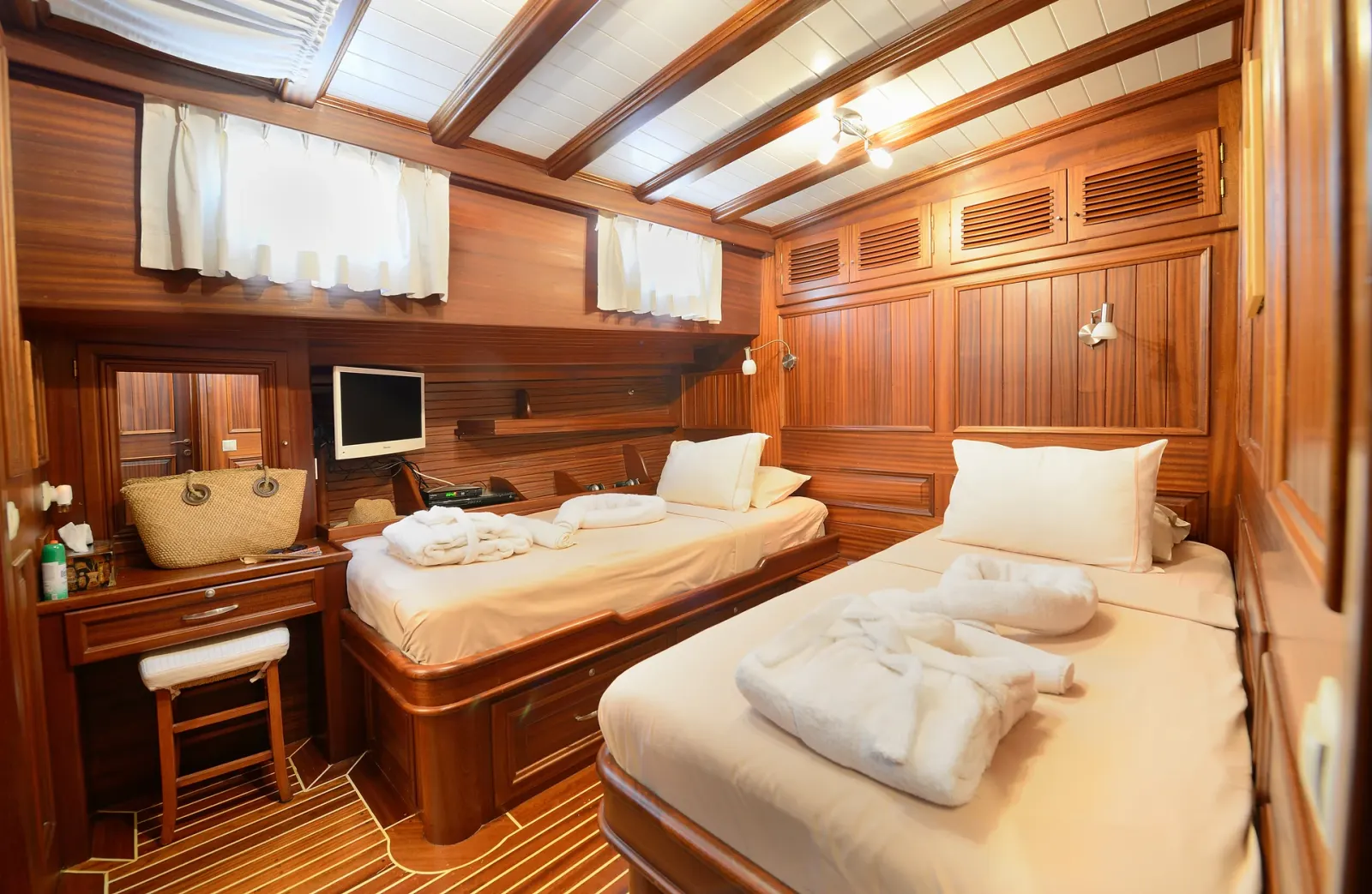 Zephyria II sailing in Bodrum