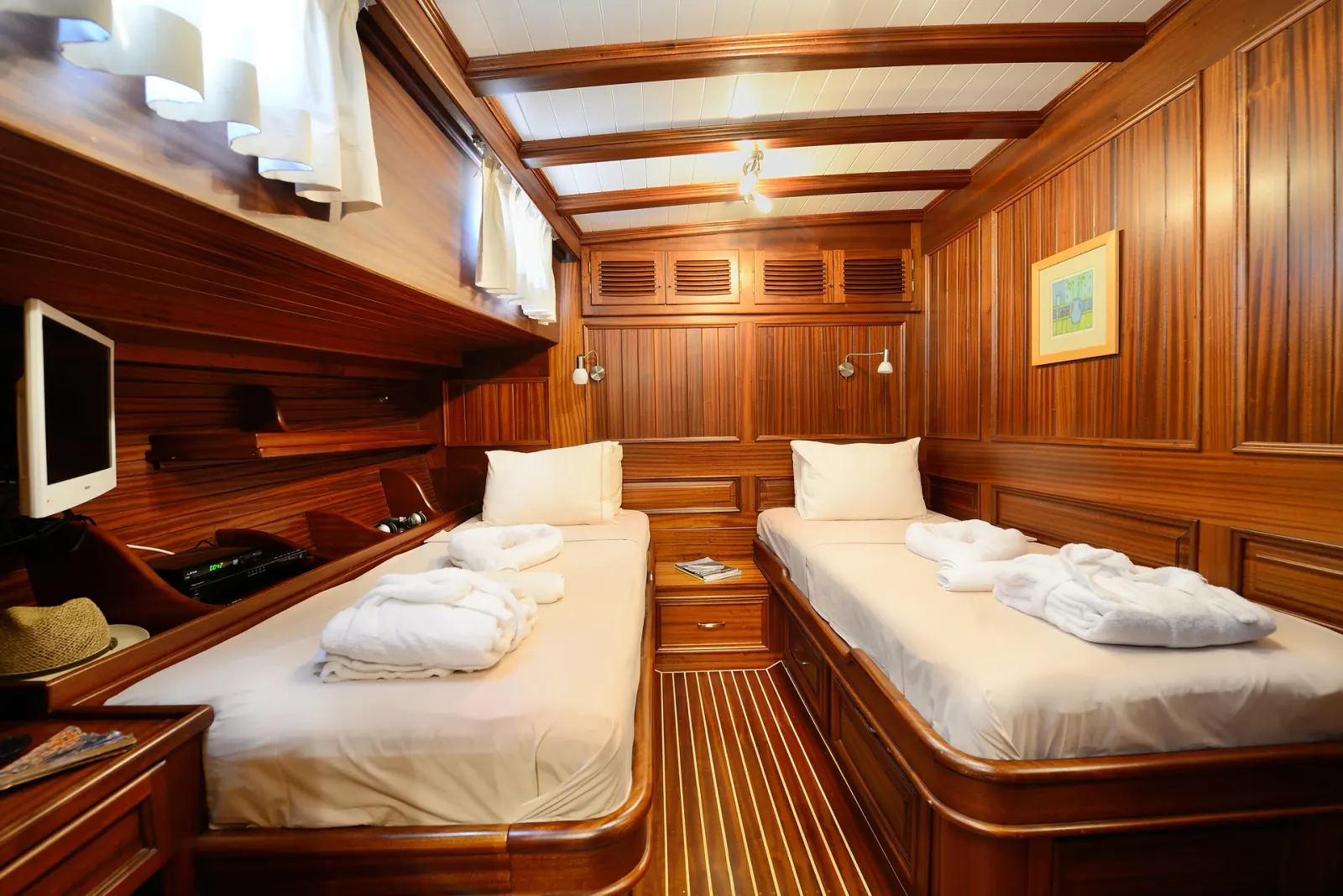Zephyria II sailing in Bodrum