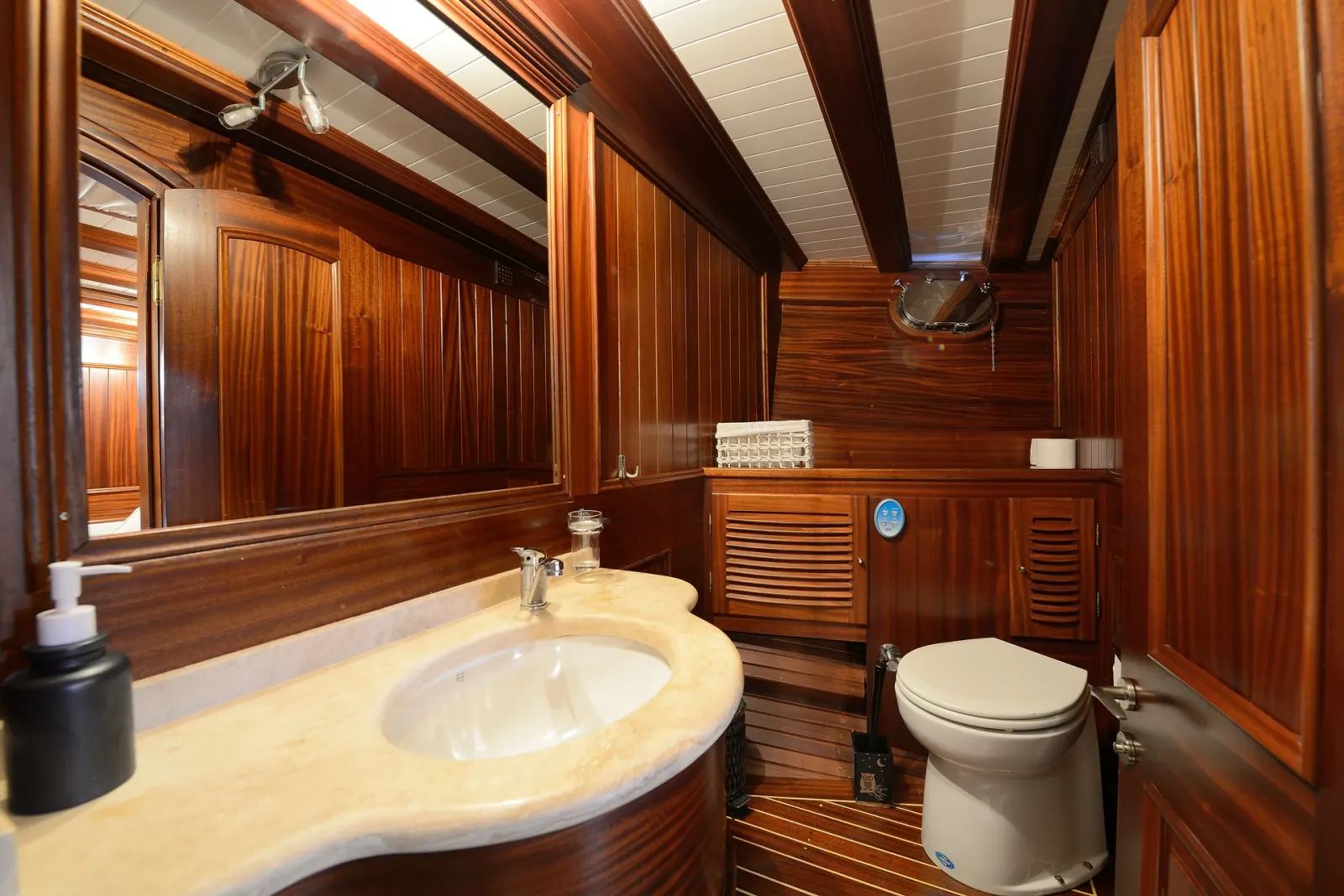 Zephyria II sailing in Bodrum
