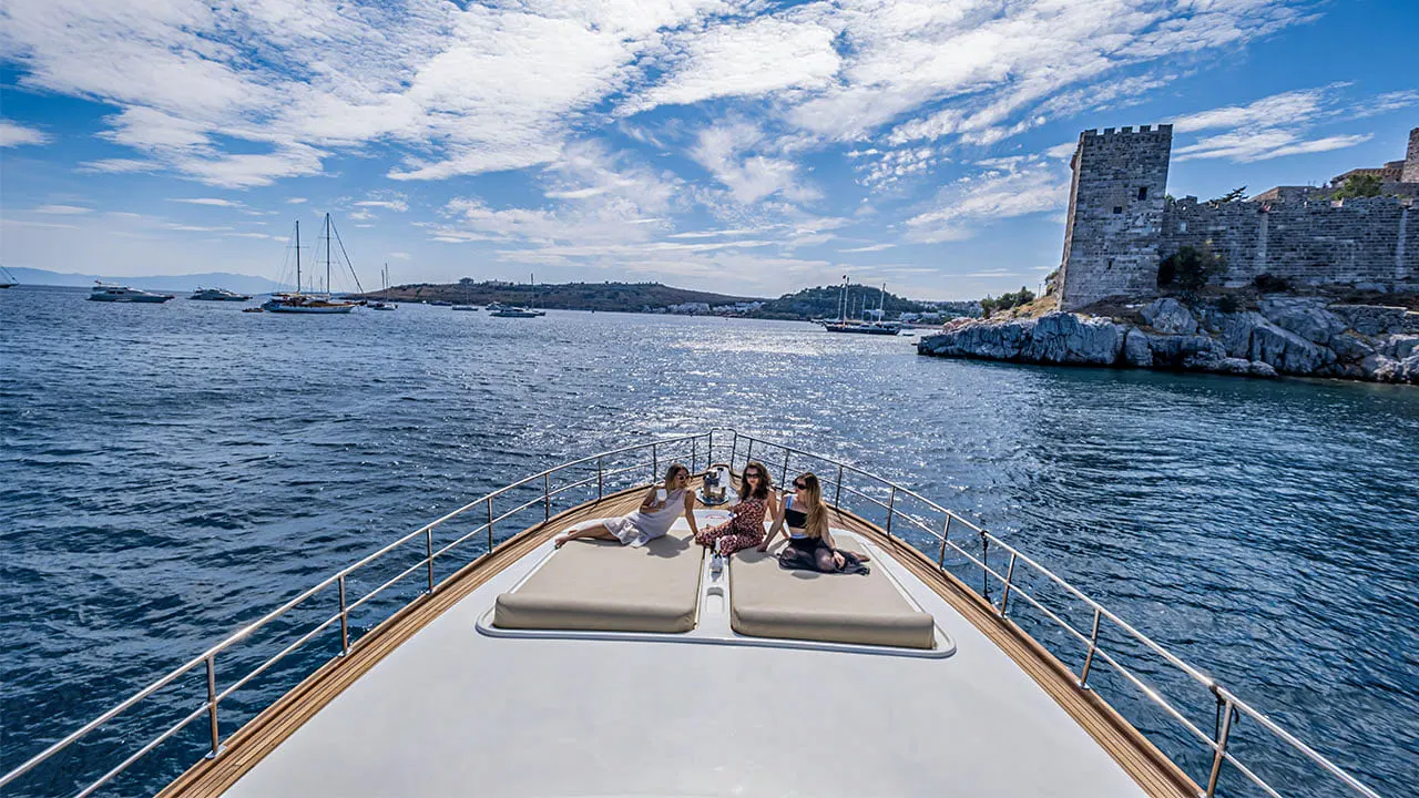 Juliet sailing in Bodrum