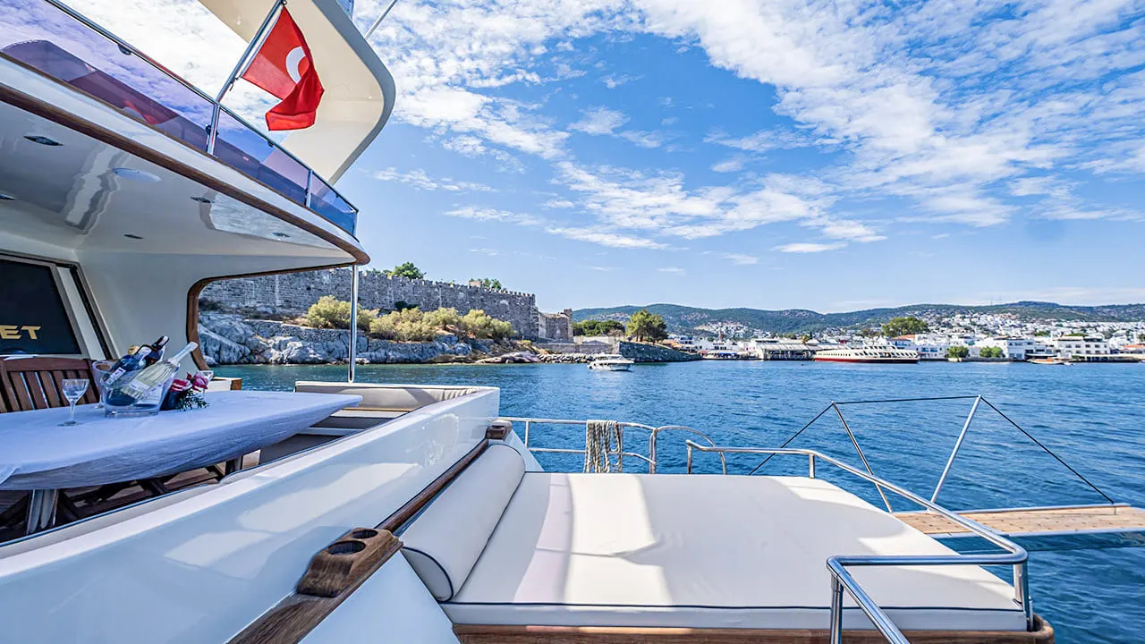 Juliet sailing in Bodrum