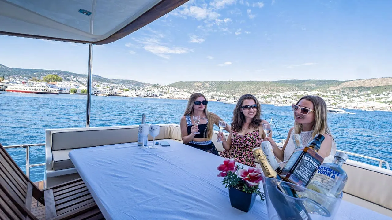 Juliet sailing in Bodrum