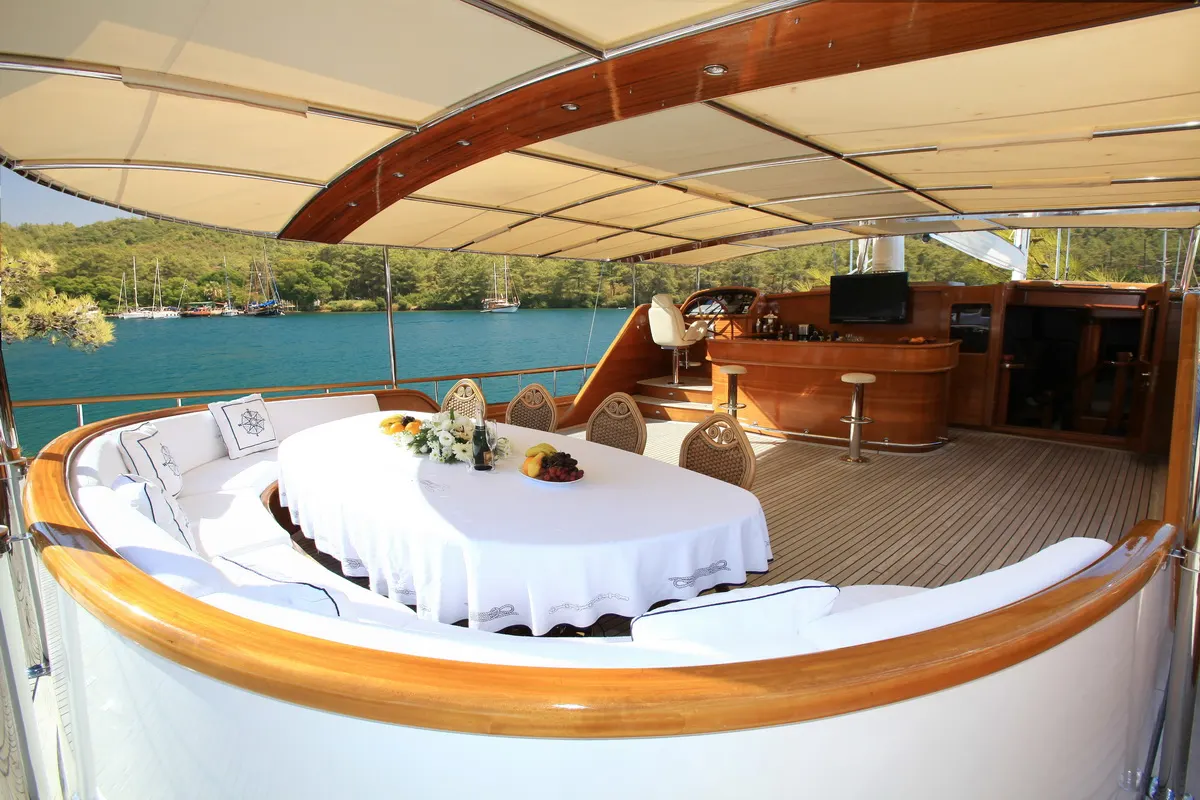 Kaya Guneri V sailing in Bodrum