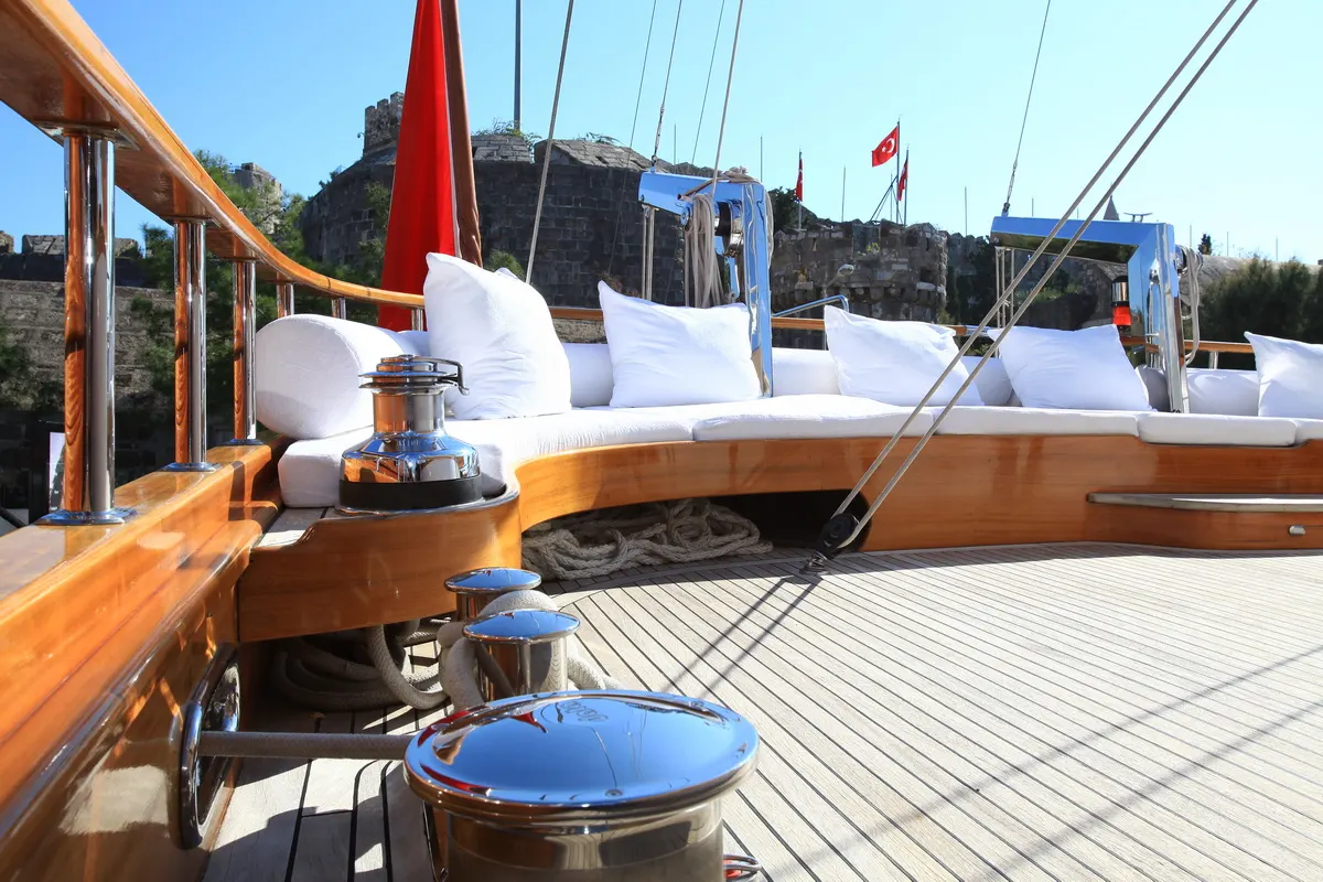 Kaya Guneri V sailing in Bodrum