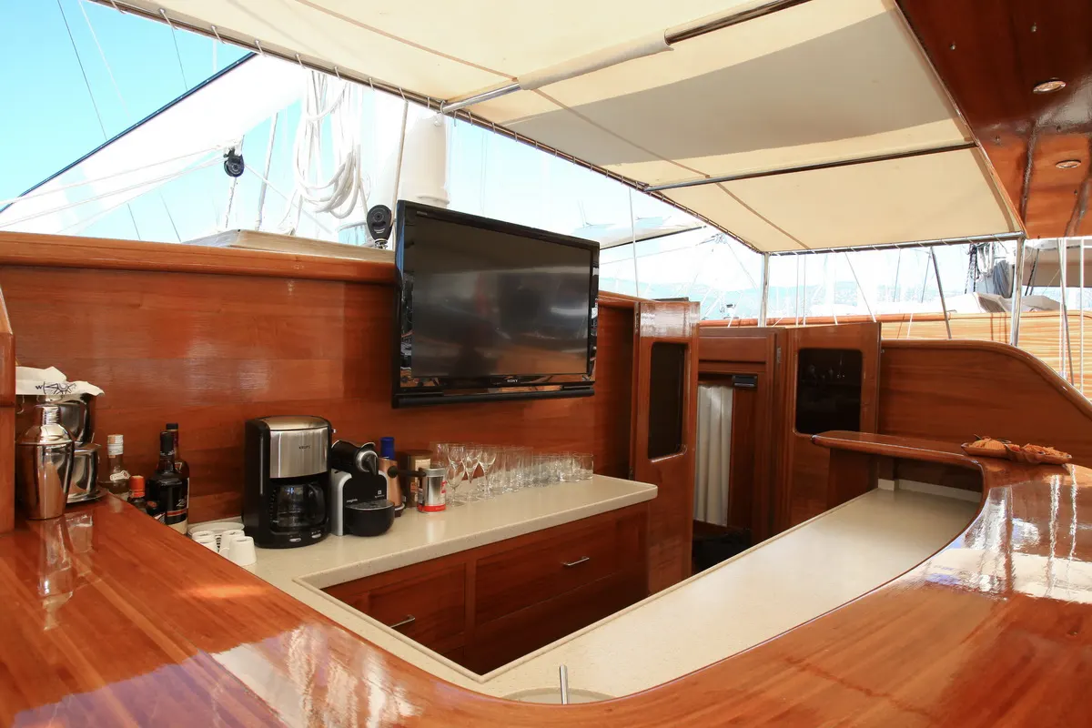 Kaya Guneri V sailing in Bodrum