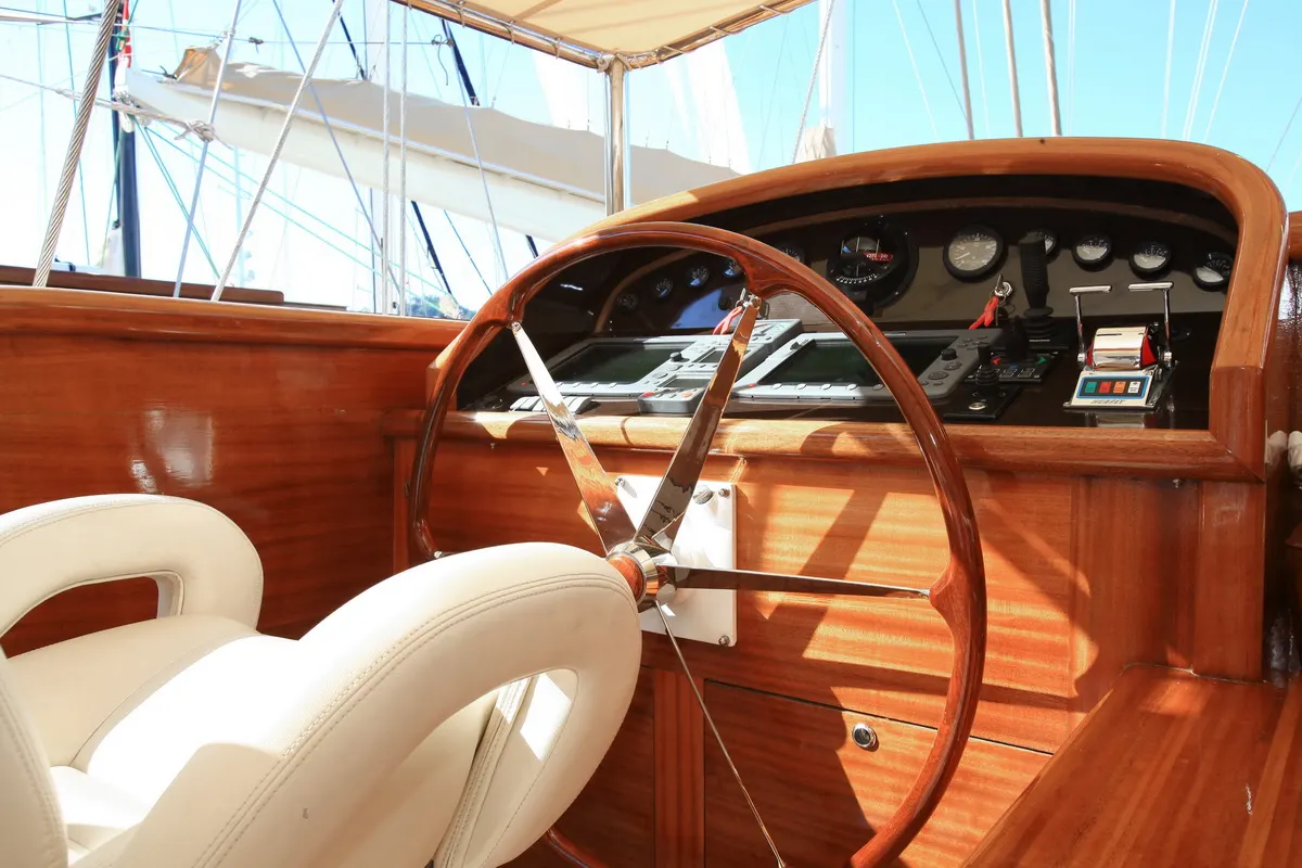 Kaya Guneri V sailing in Bodrum