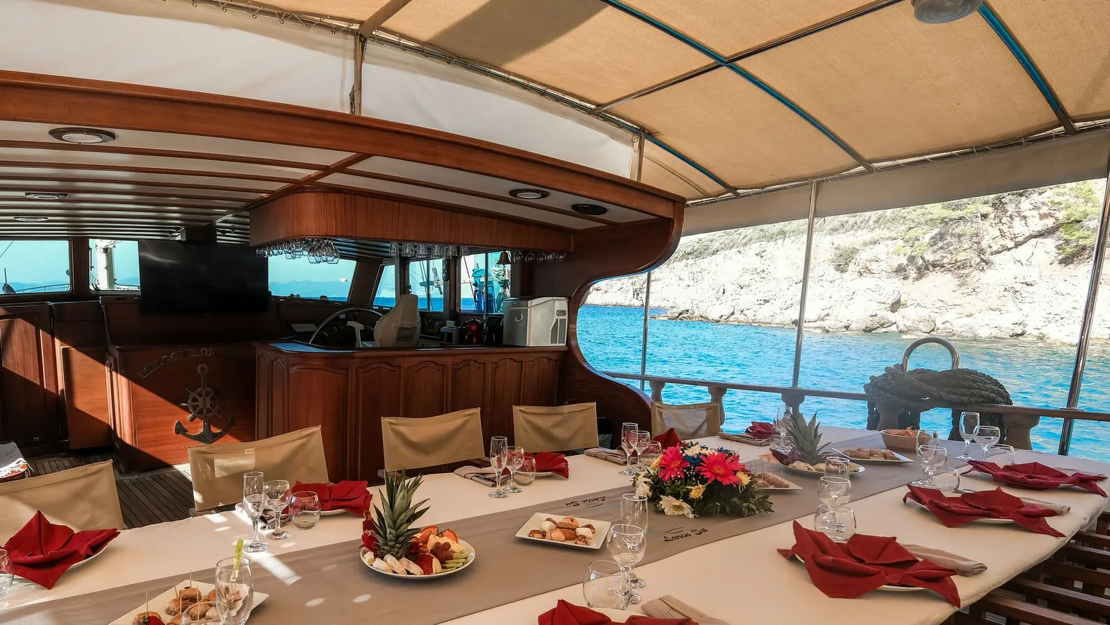 Larin Su sailing in Fethiye