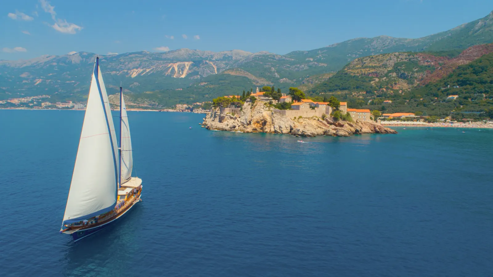 Kaptan Sevket sailing in Tivat