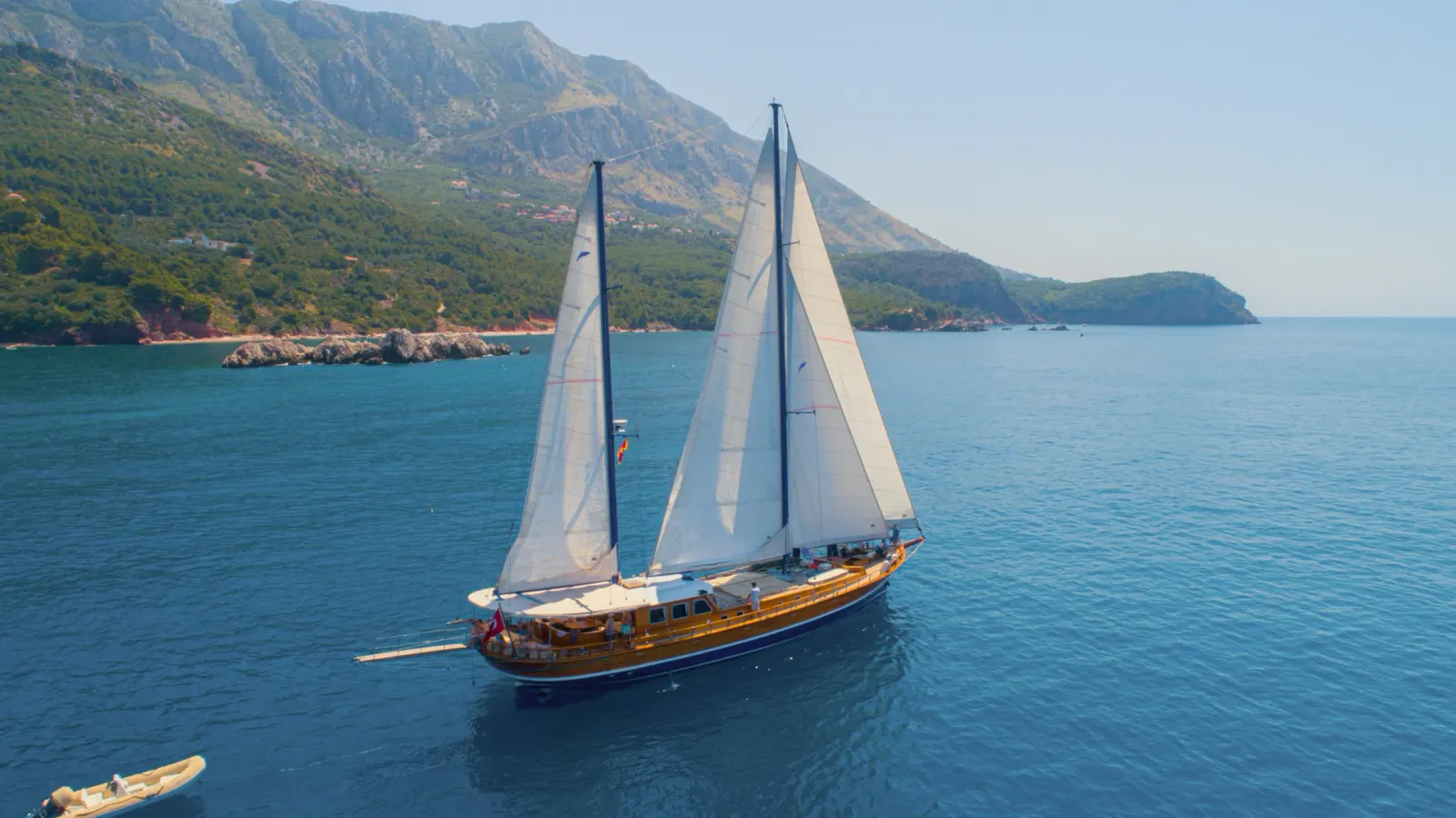 Kaptan Sevket sailing in Tivat
