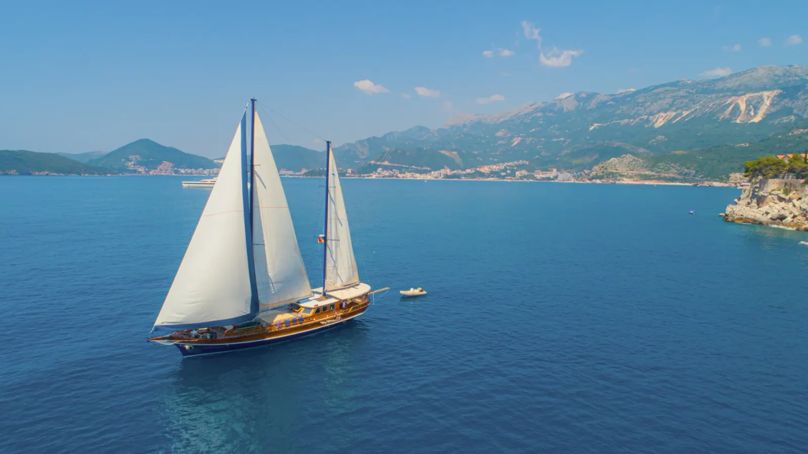 Kaptan Sevket sailing in Tivat