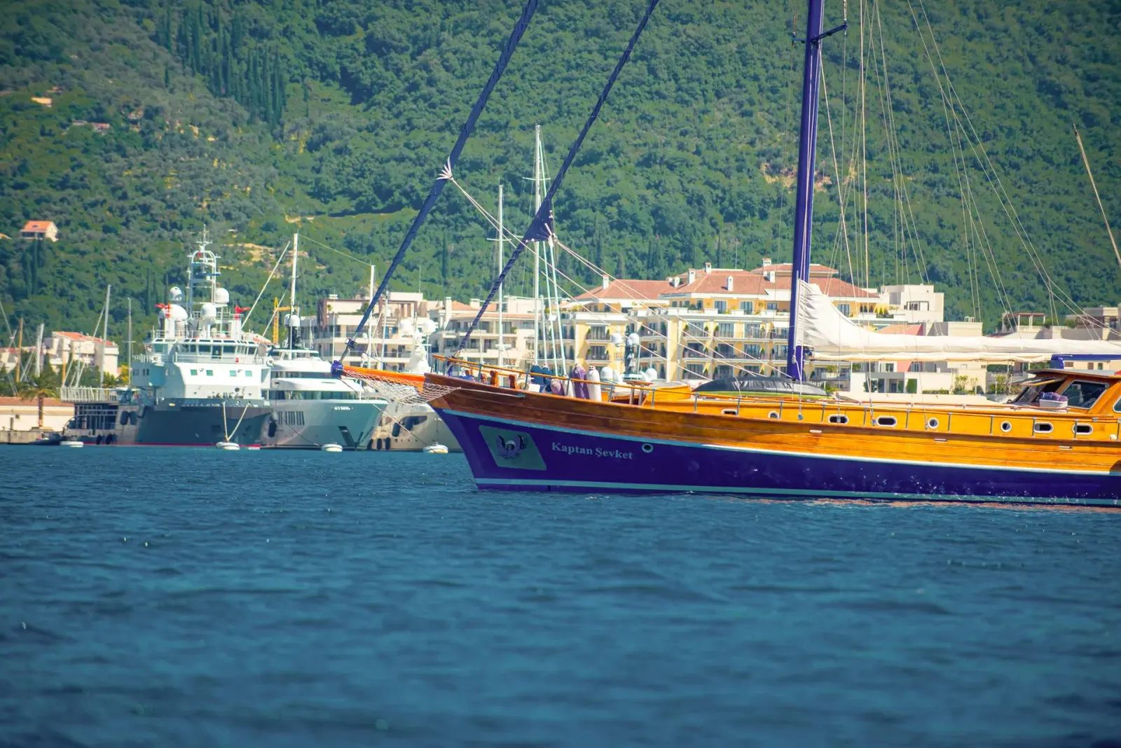 Kaptan Sevket sailing in Tivat