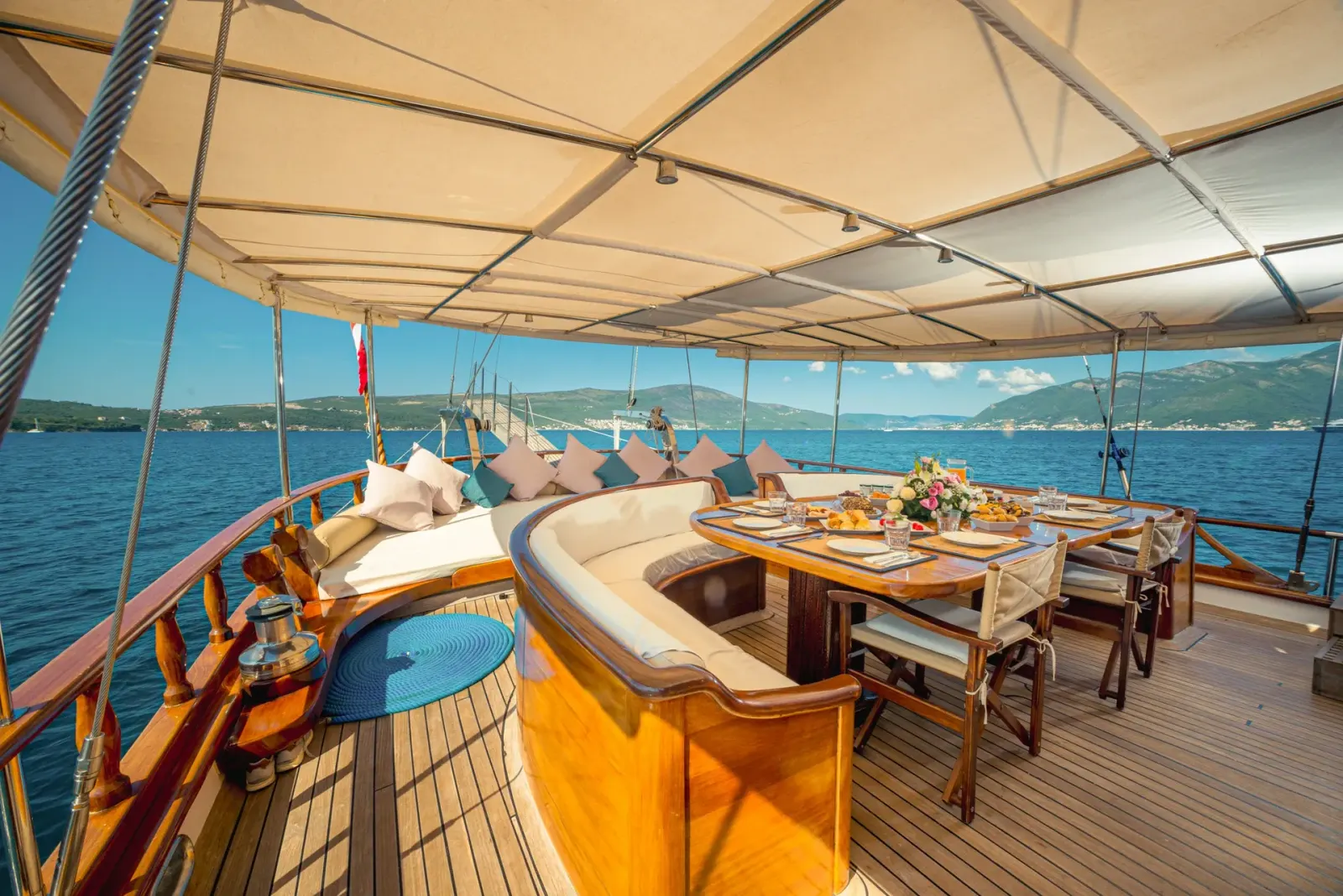 Kaptan Sevket sailing in Tivat