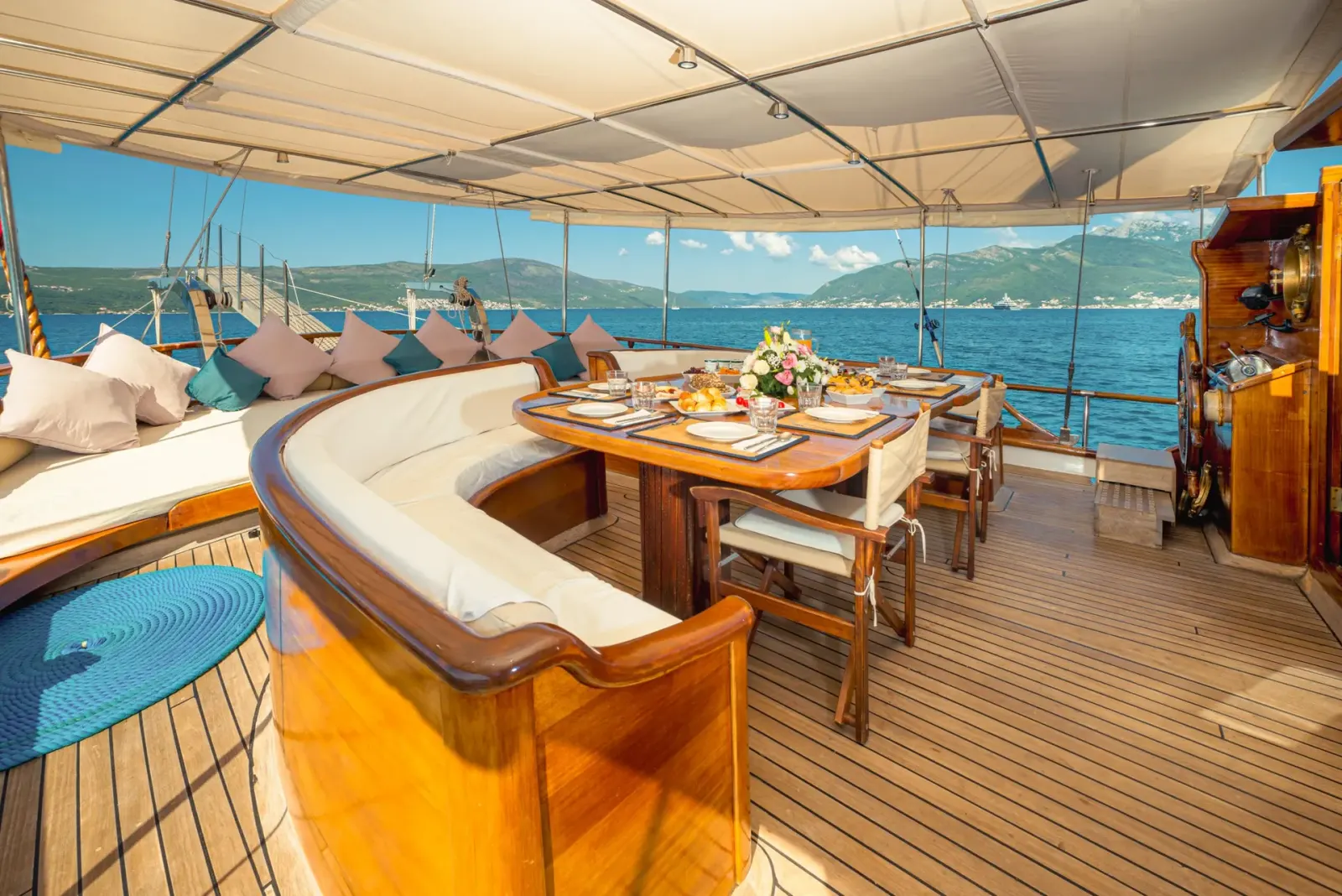 Kaptan Sevket sailing in Tivat
