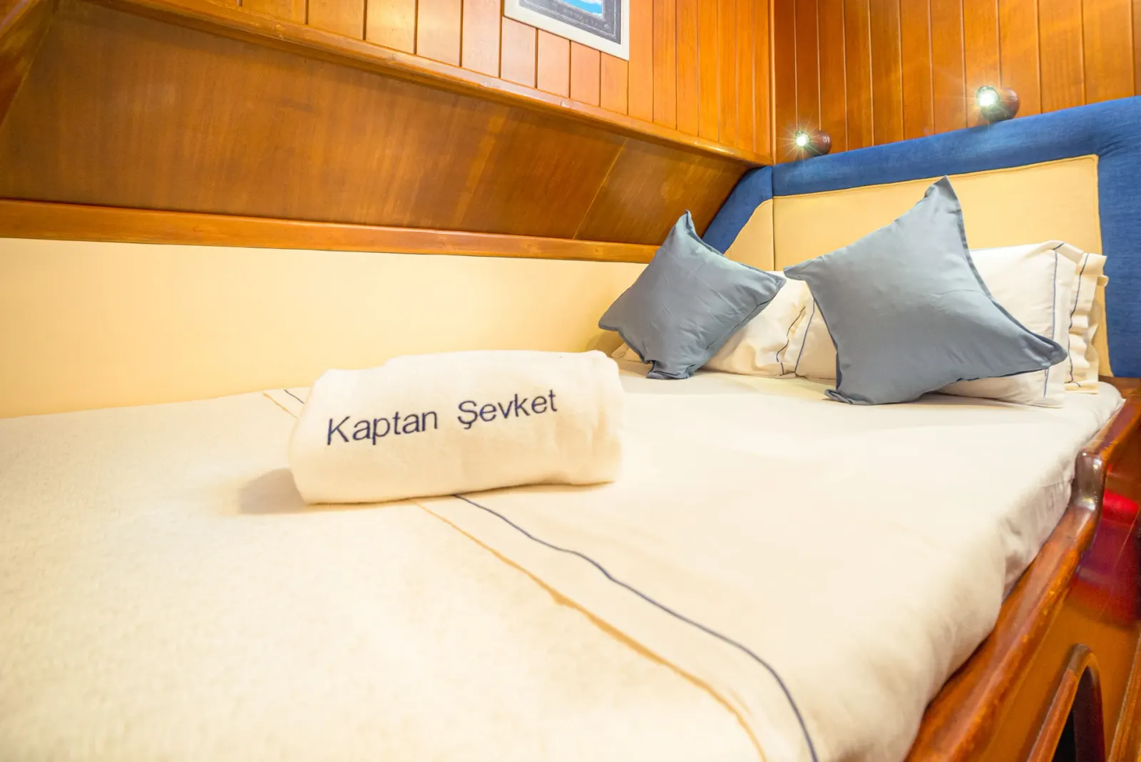 Kaptan Sevket sailing in Tivat