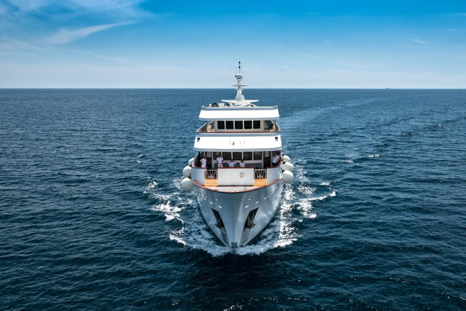 Yolo Motoryacht interior cabin view