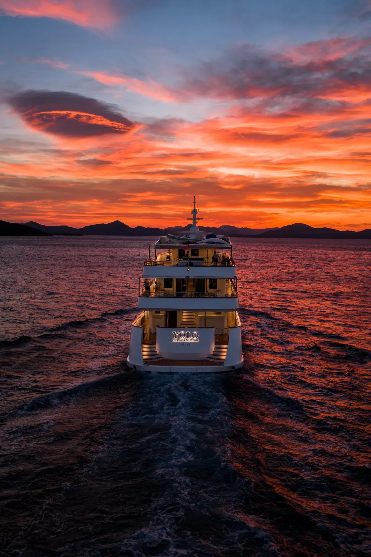 Yolo sailing in Дубровник
