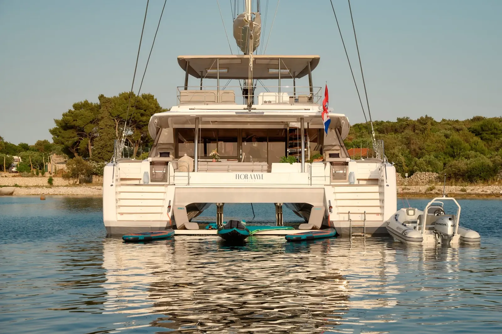 Floramye sailing in Дубровник