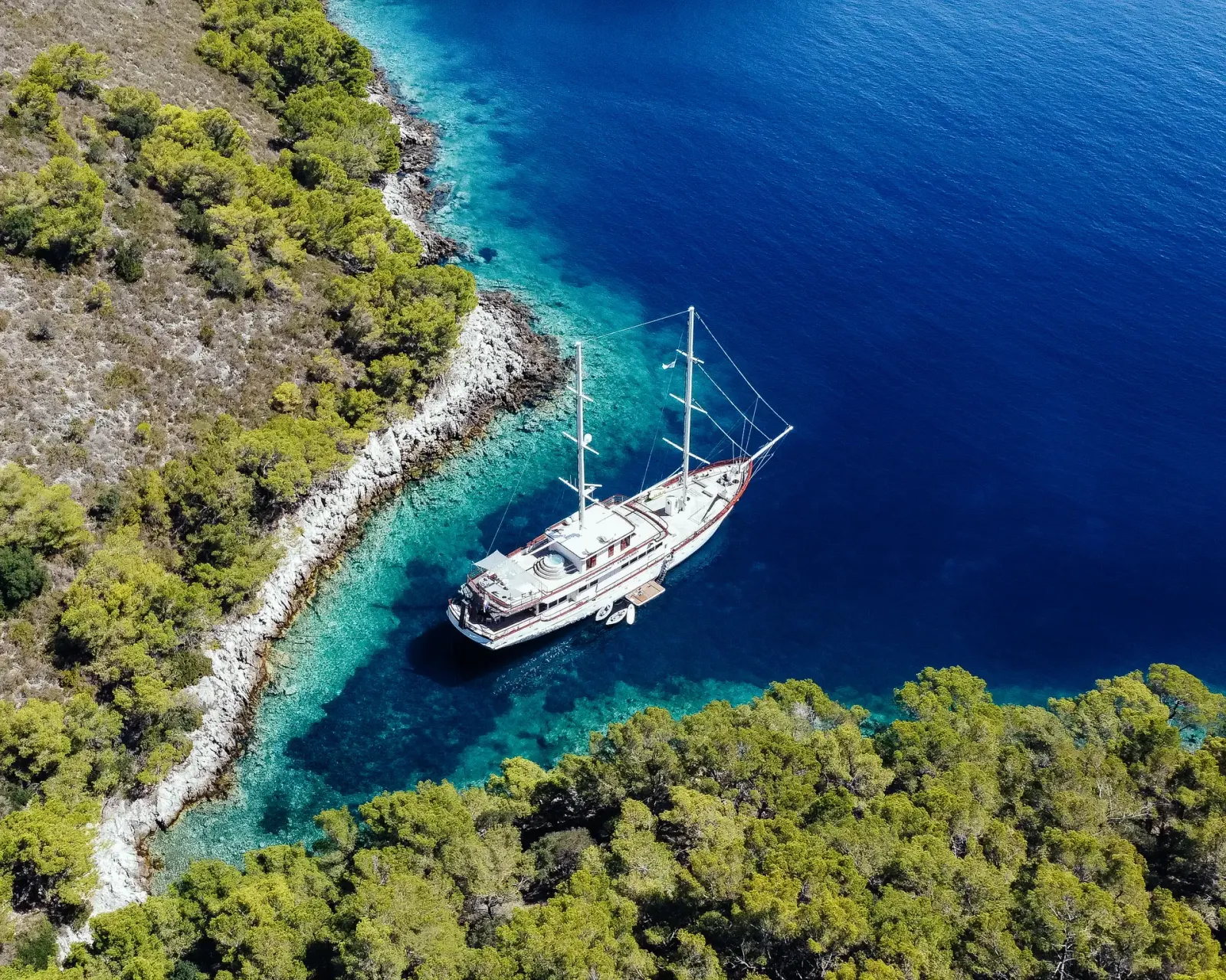 Corsario sailing in Split