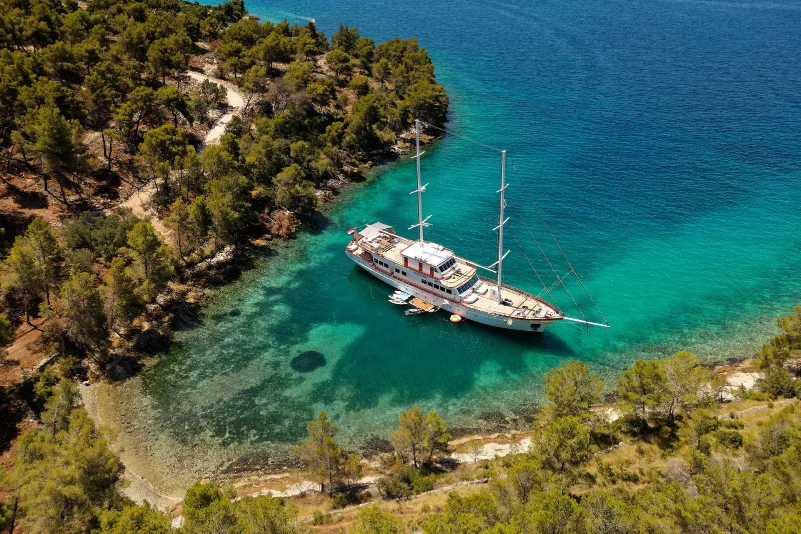 Corsario sailing in Split