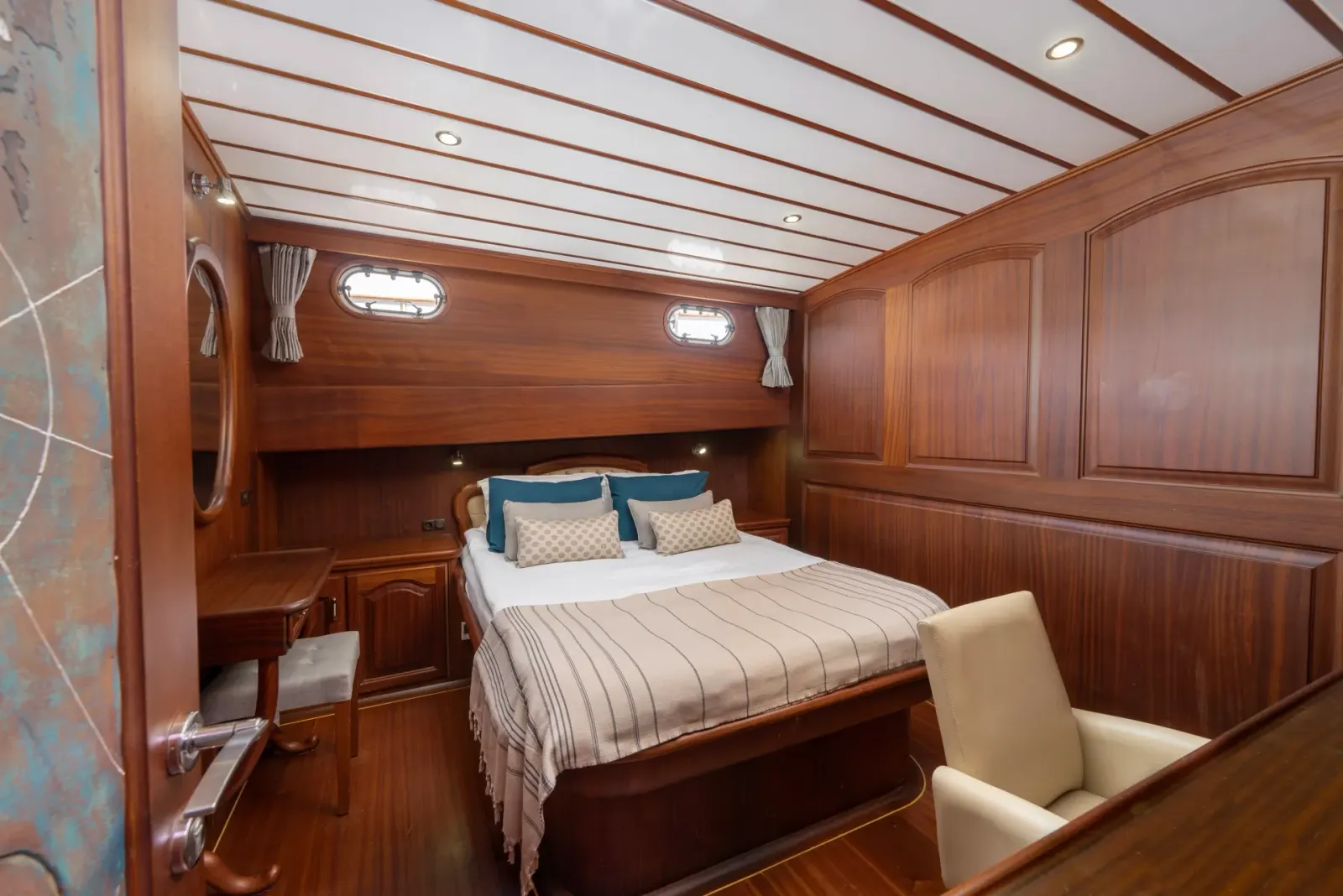 Bedia Sultan sailing in Bodrum