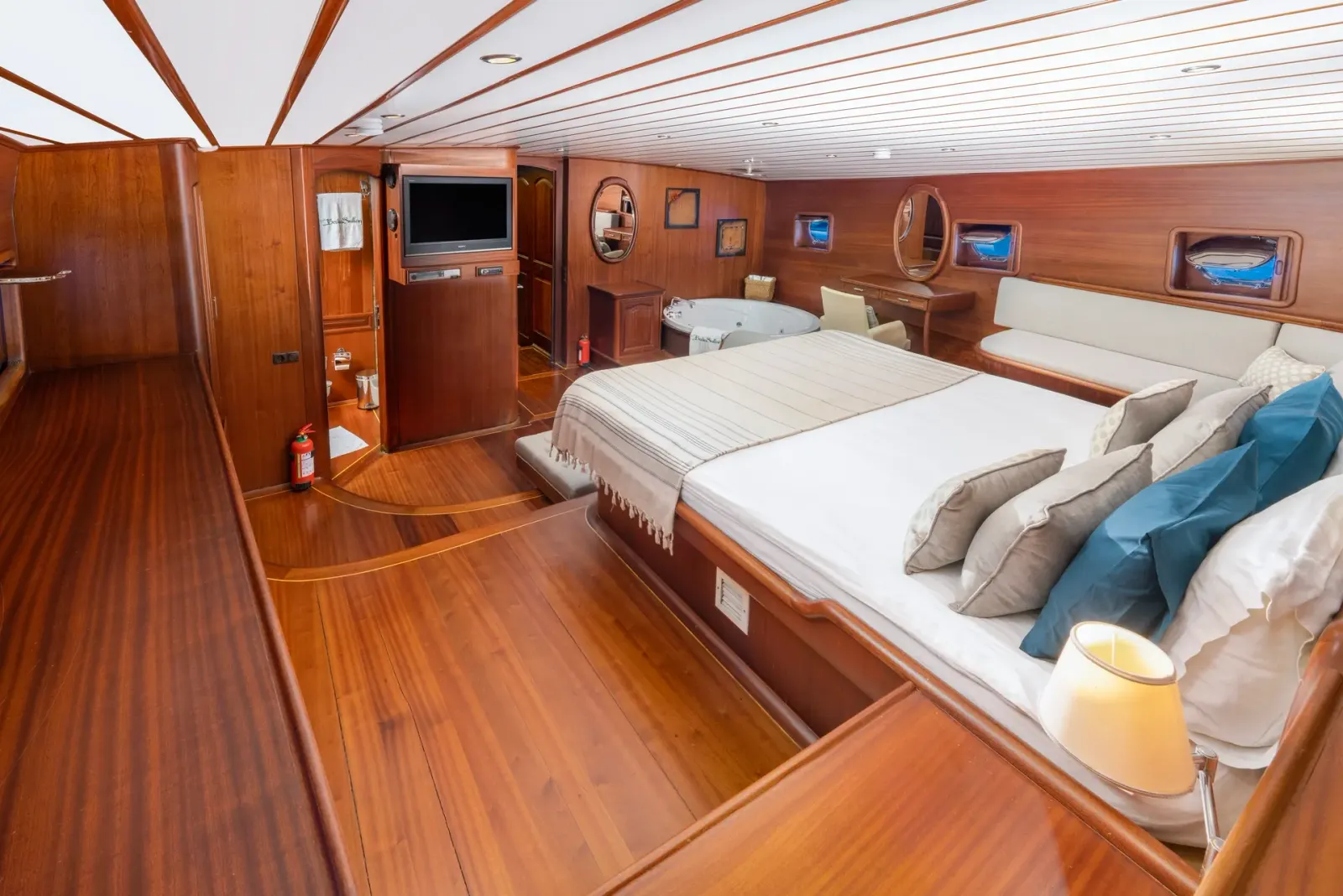Bedia Sultan sailing in Bodrum