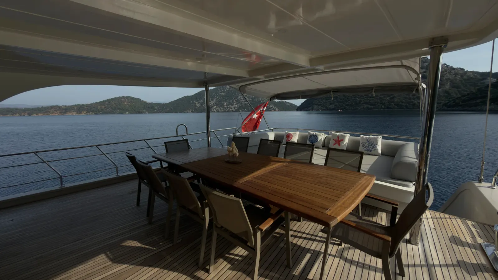 Albatros M sailing in Fethiye