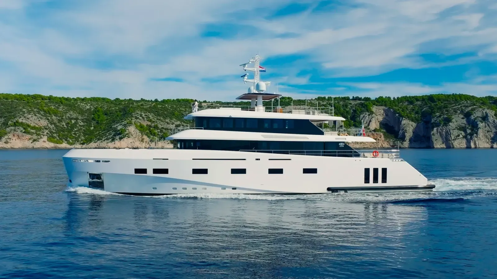 Renata Motoryacht interior cabin view