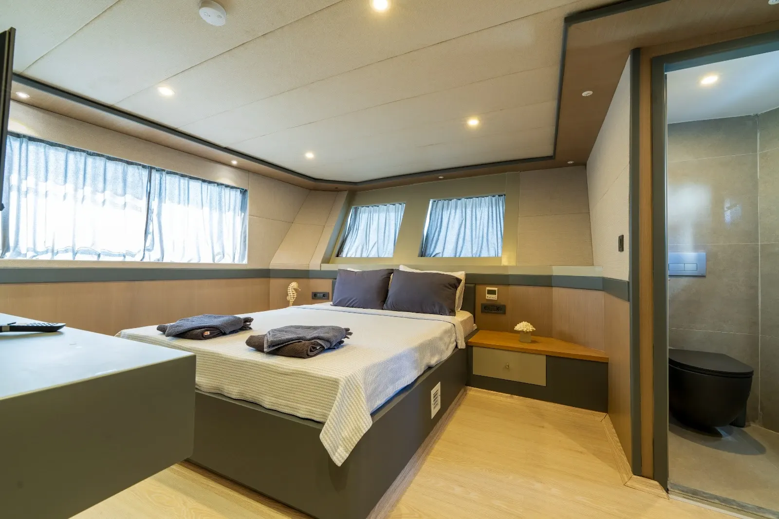 Albatros Explorer sailing in Fethiye
