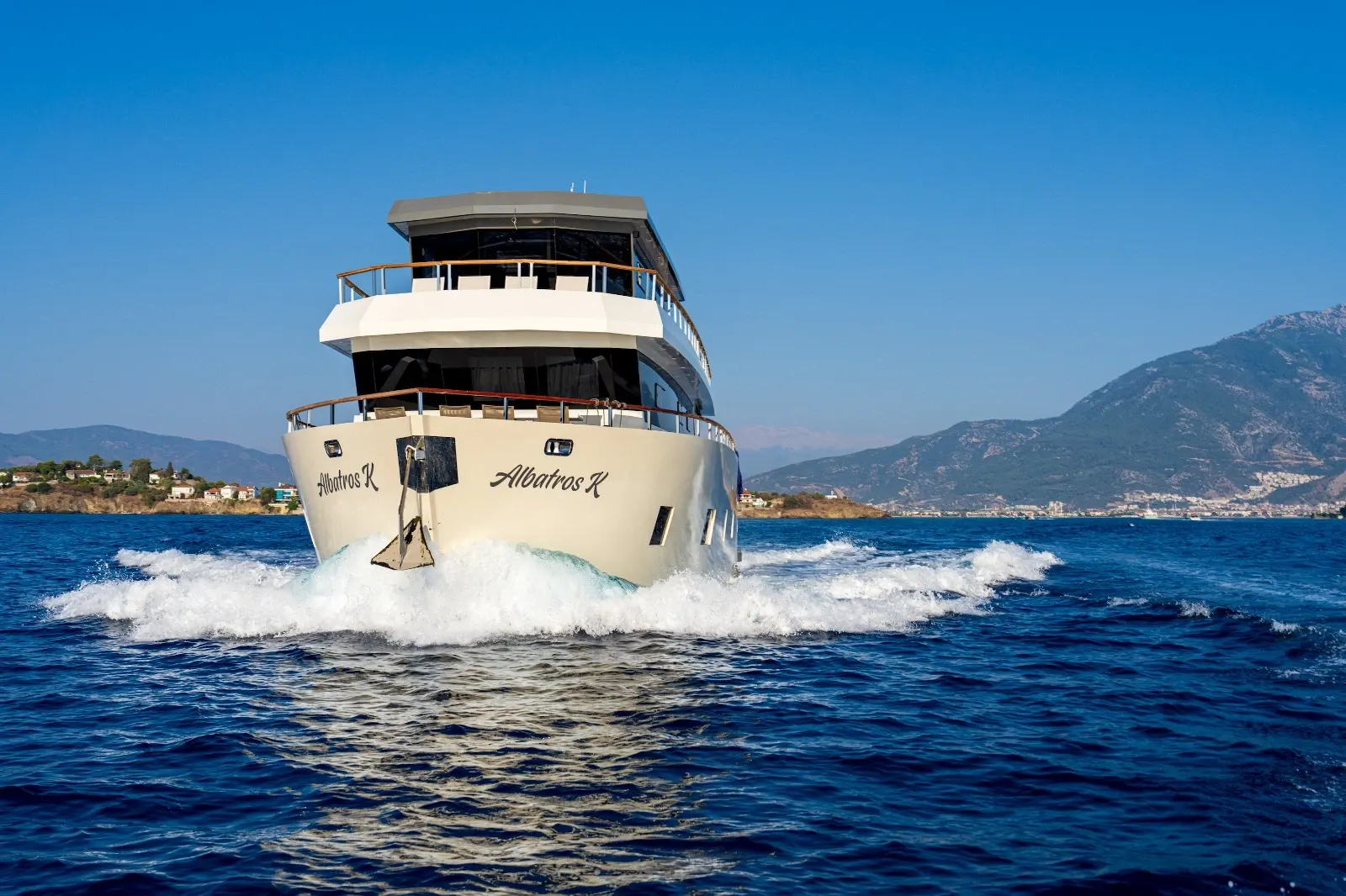 Albatros Explorer sailing in Fethiye