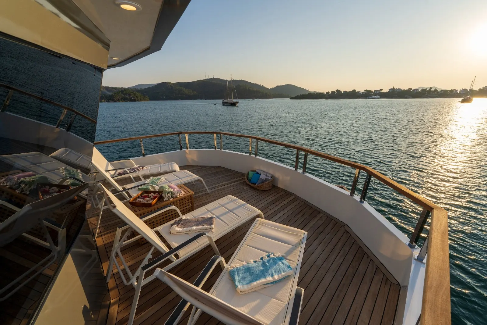 Albatros Explorer sailing in Fethiye