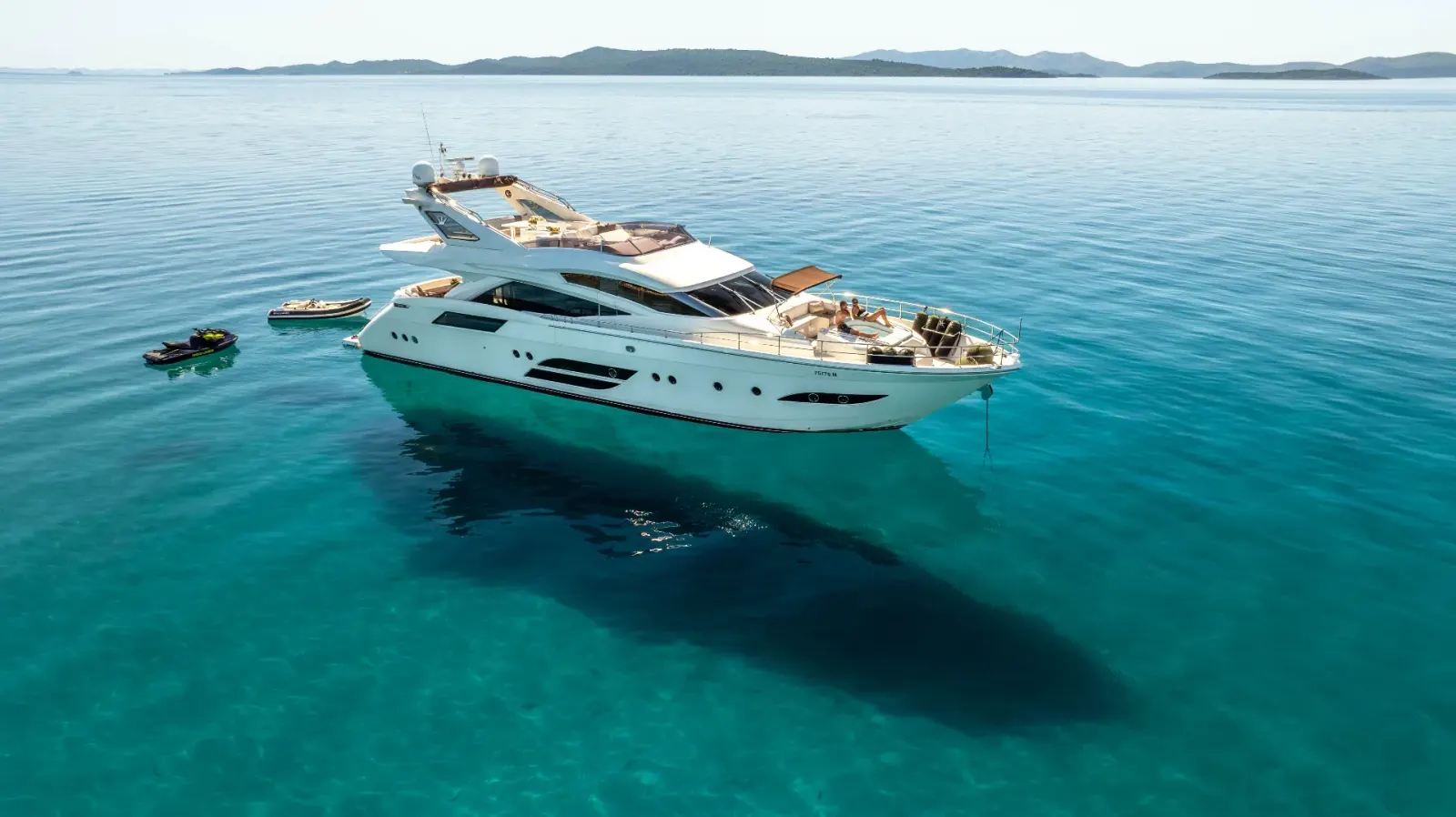 Dalia Motor Yacht interior cabin view