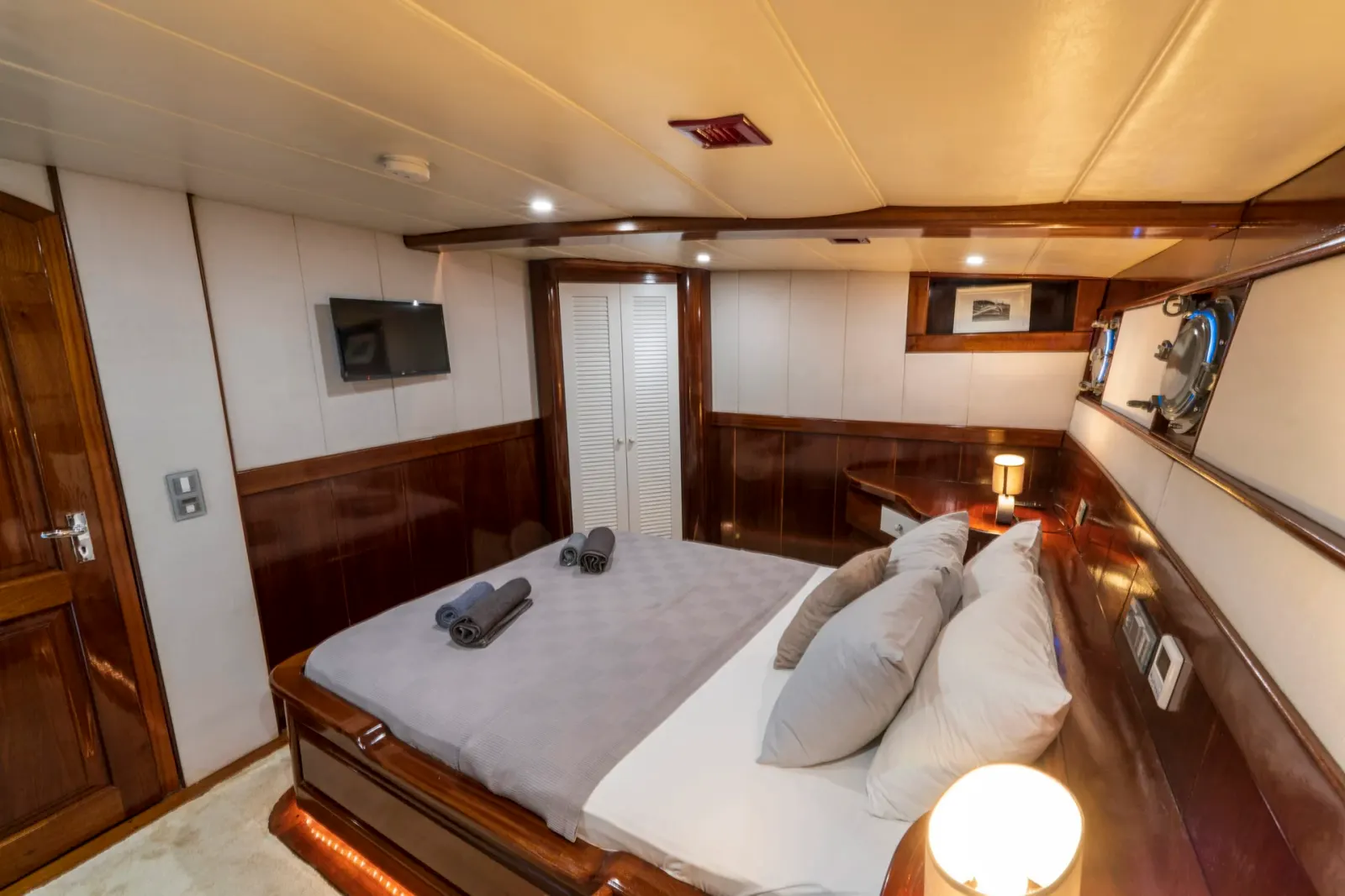Nautilus sailing in Fethiye