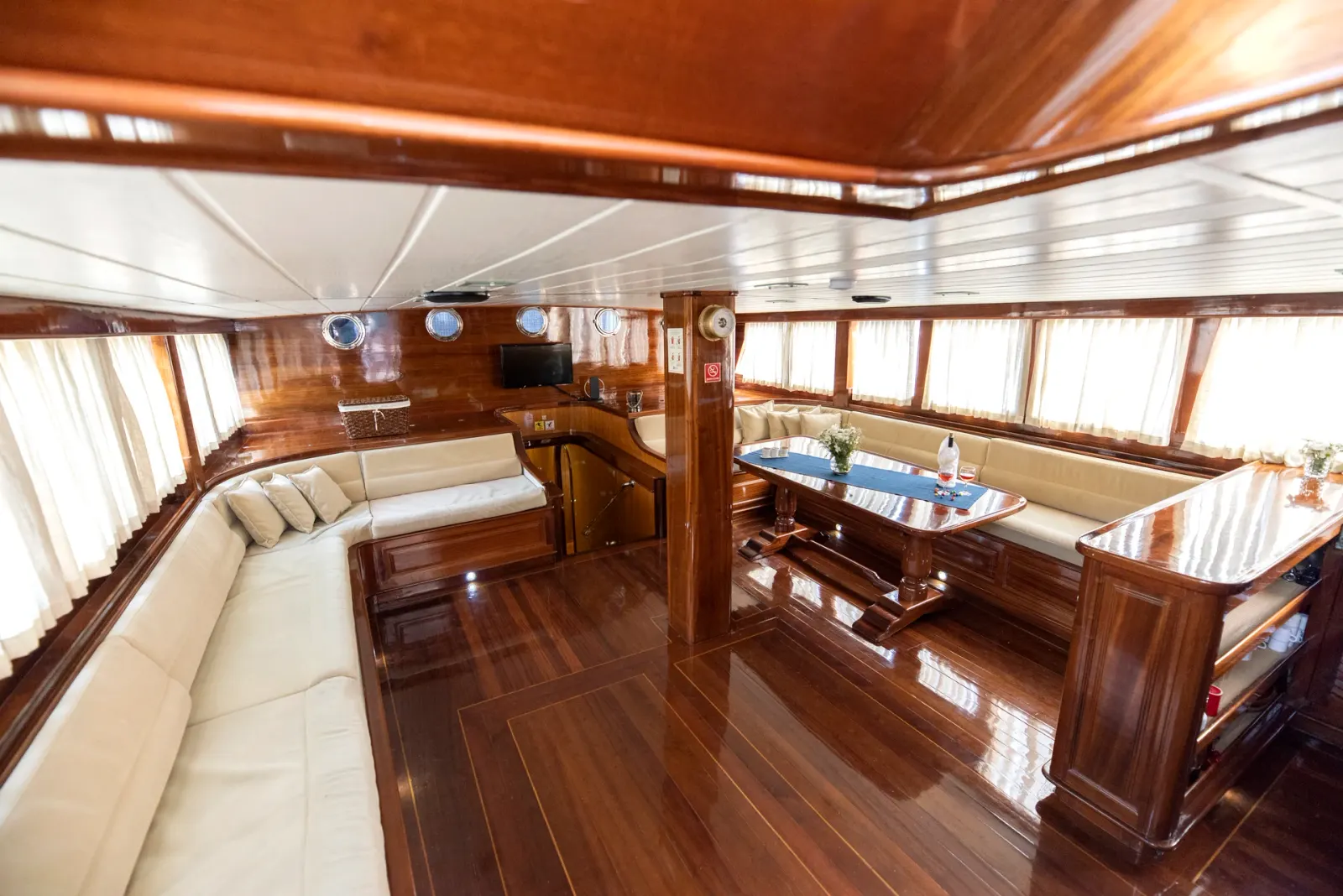 Kayhan 8 sailing in Fethiye