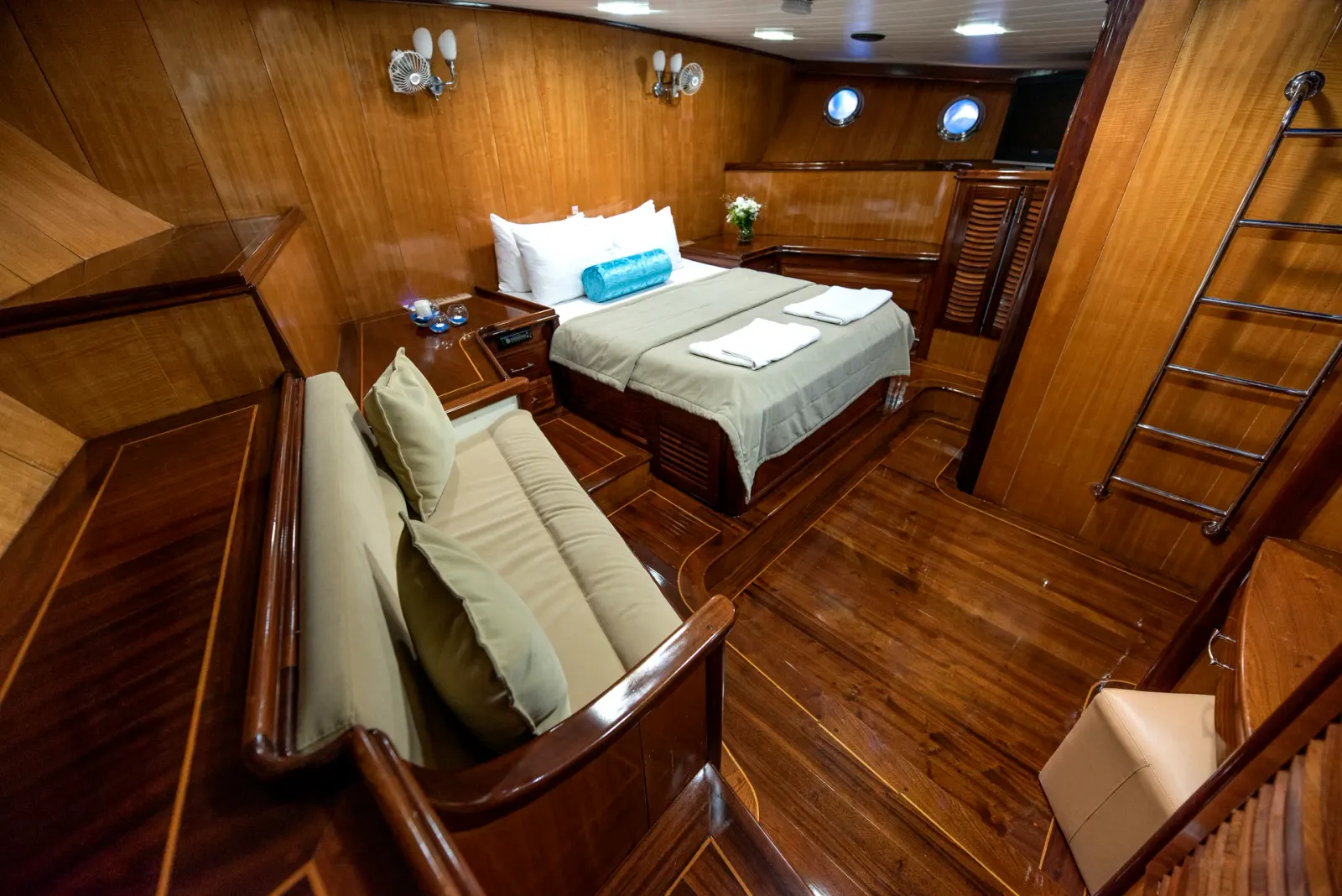 Kayhan 8 sailing in Fethiye