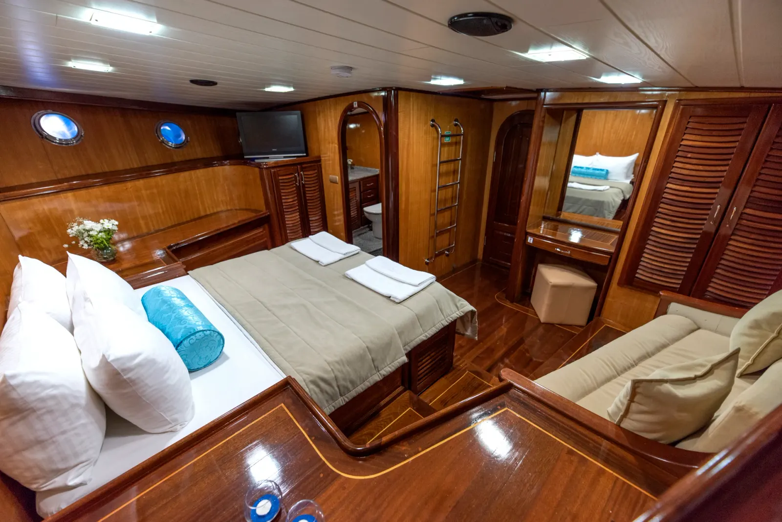 Kayhan 8 sailing in Fethiye