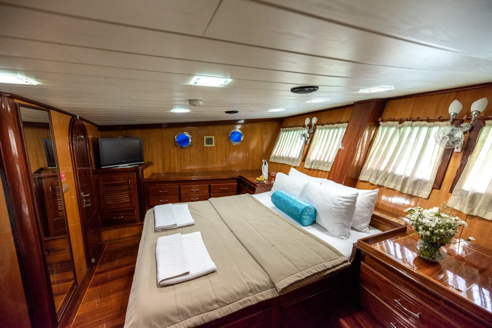 Kayhan 8 sailing in Fethiye