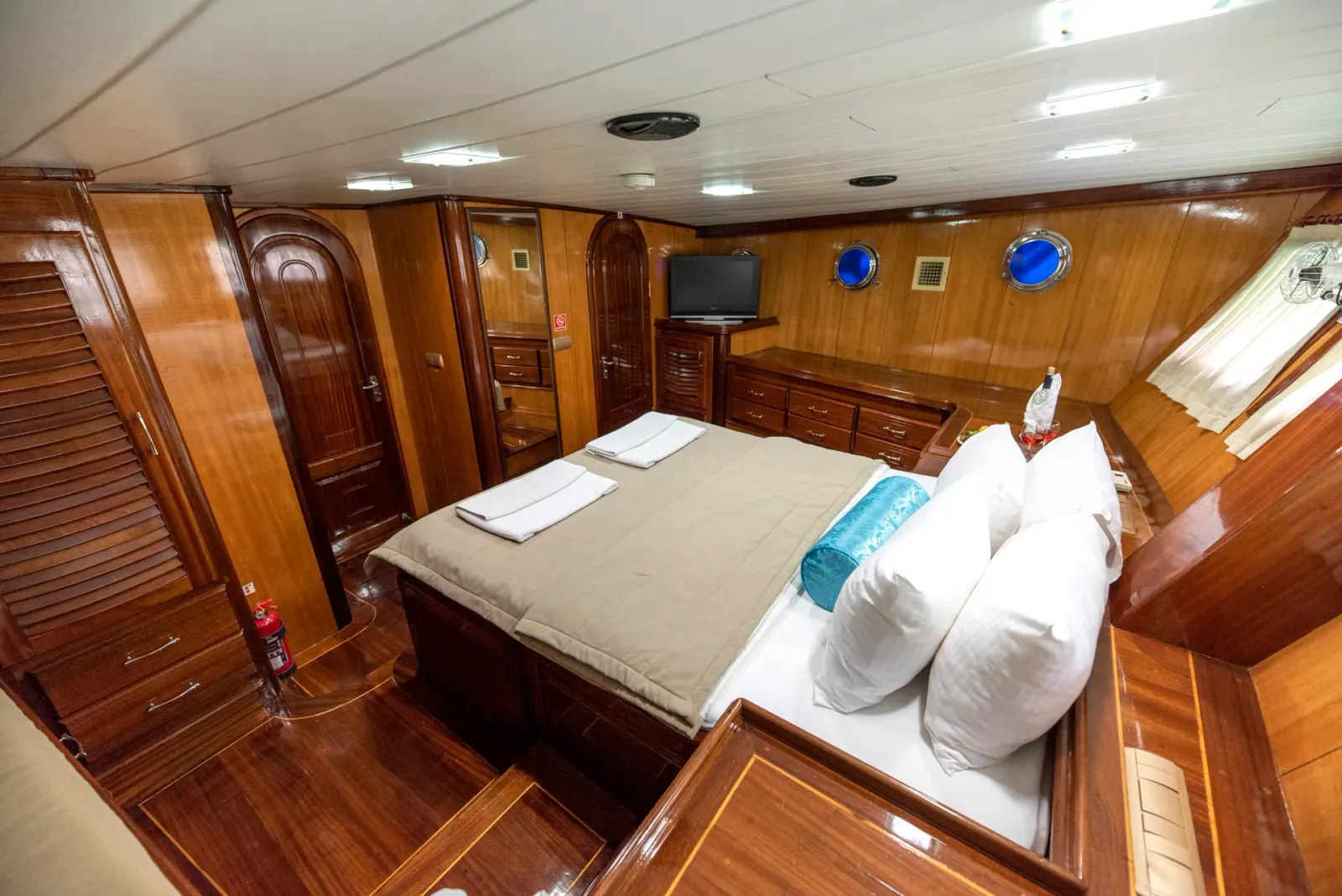 Kayhan 8 sailing in Fethiye