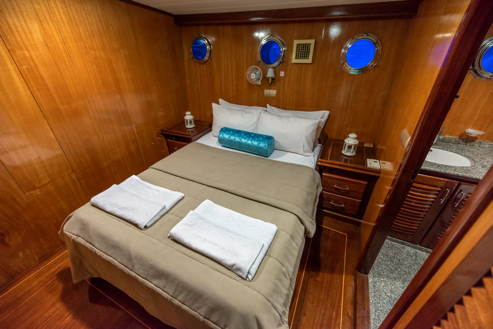 Kayhan 8 sailing in Fethiye