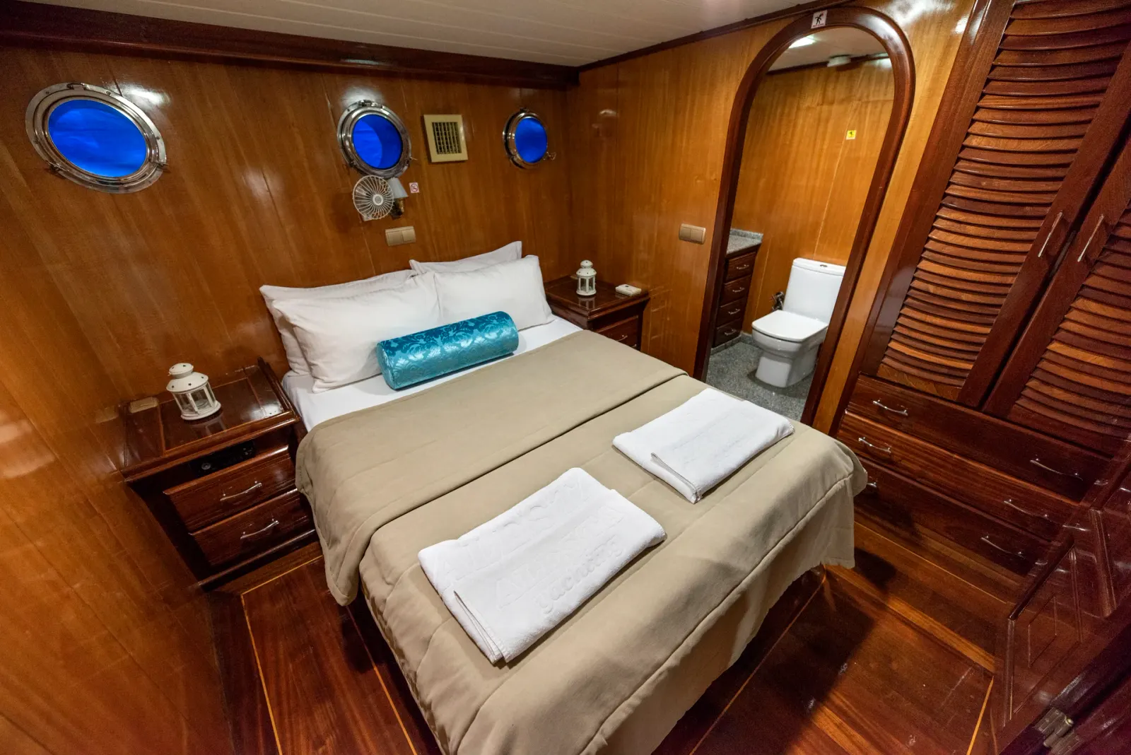 Kayhan 8 sailing in Fethiye