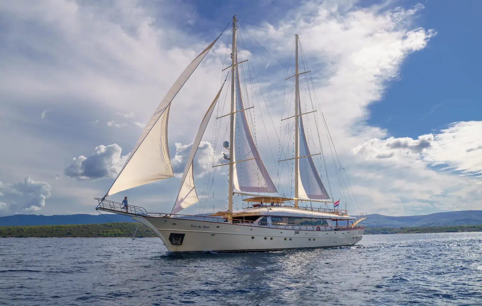 Son de Mar sailing in Split