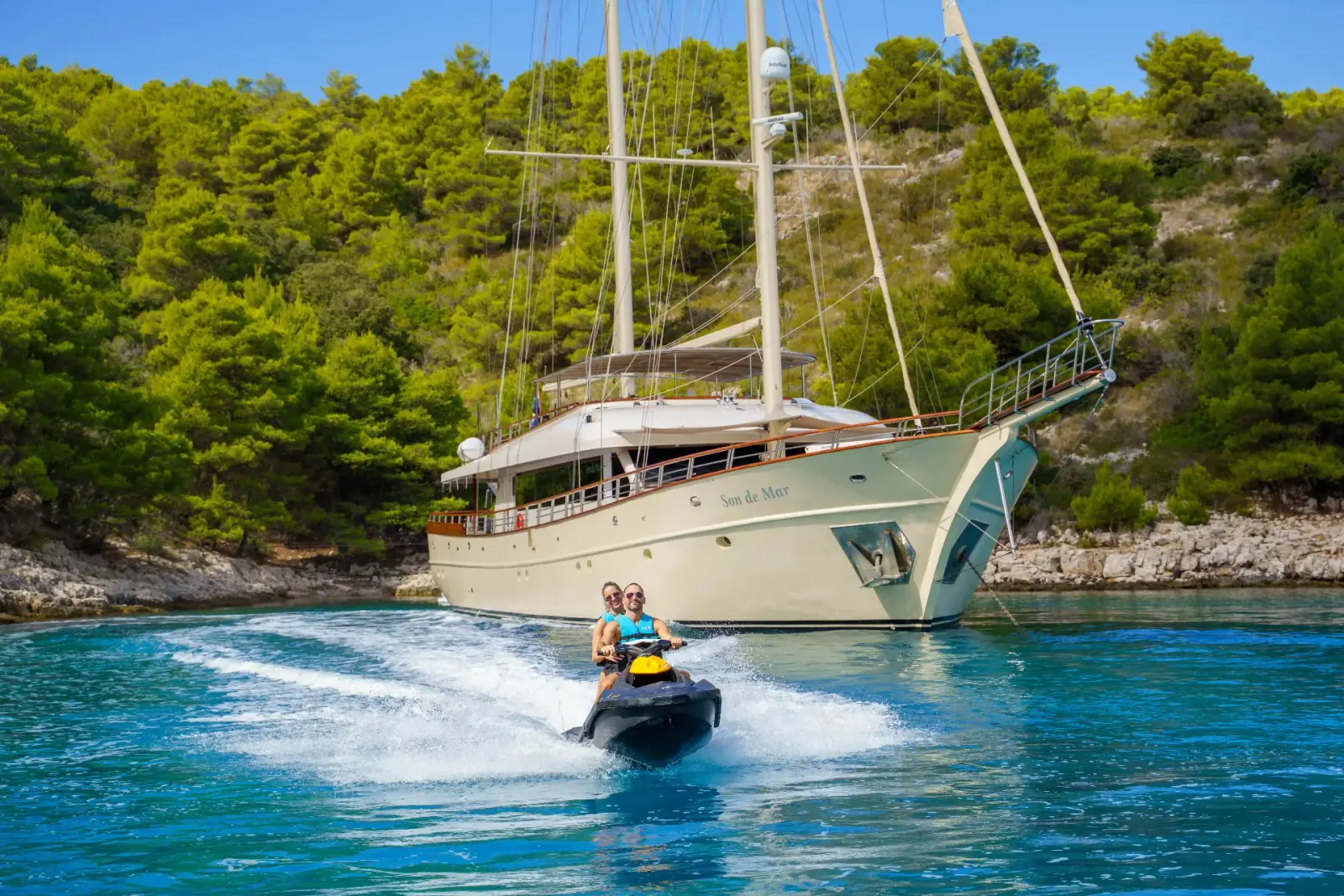 Son de Mar sailing in Split