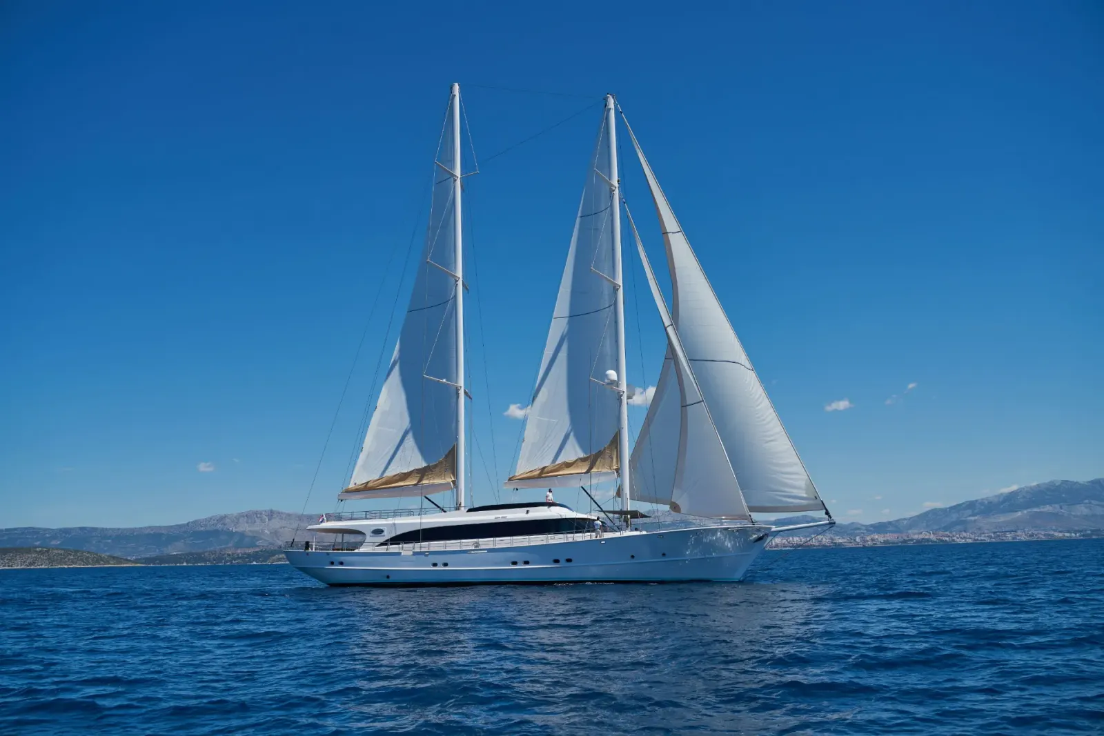 Acapella sailing in Дубровник